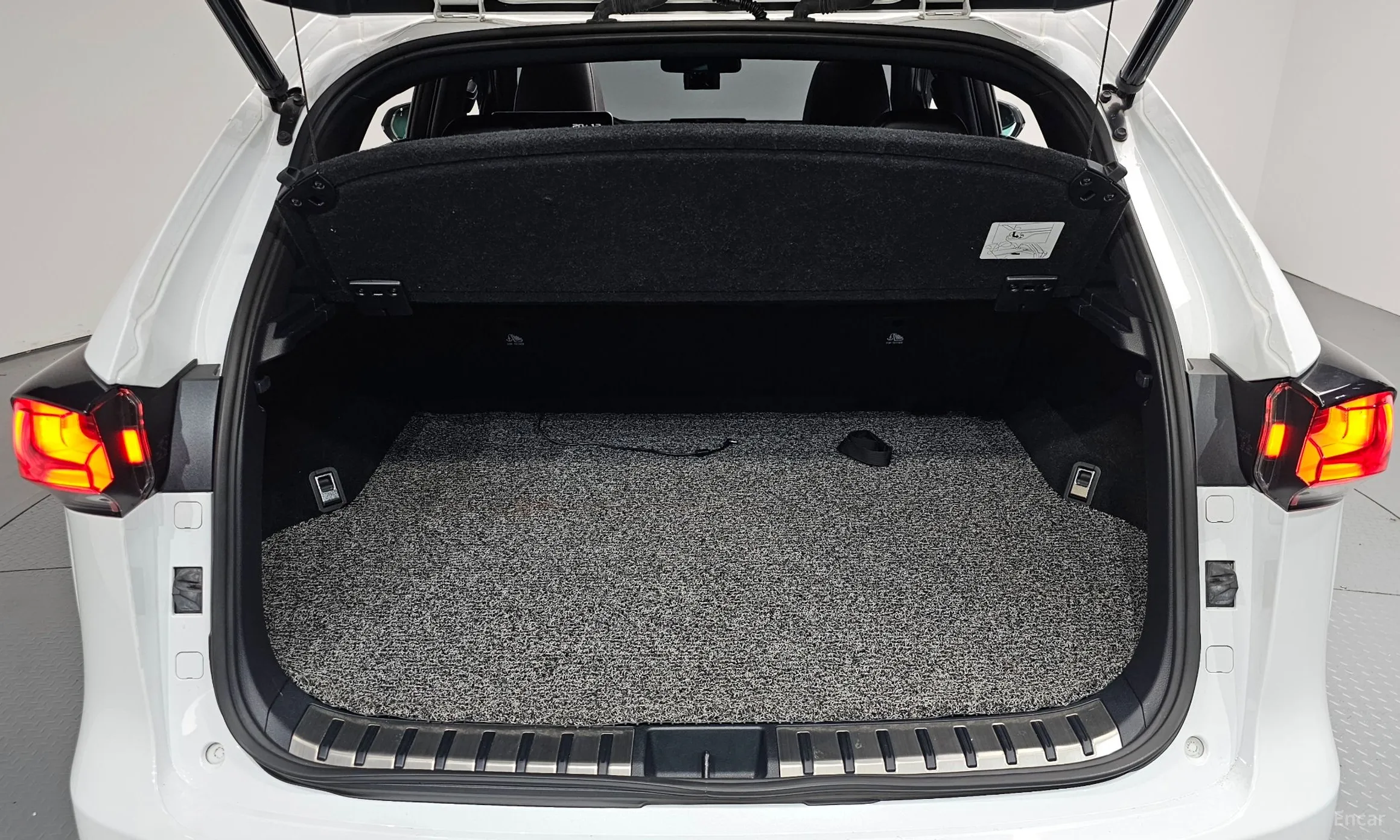 Lexus NX300 превью 20