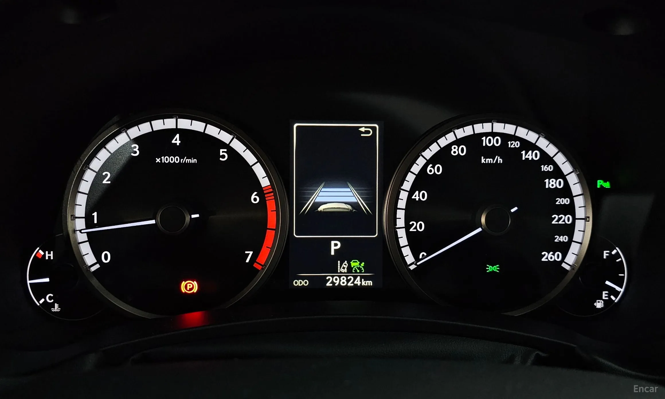 Lexus NX300 превью 8