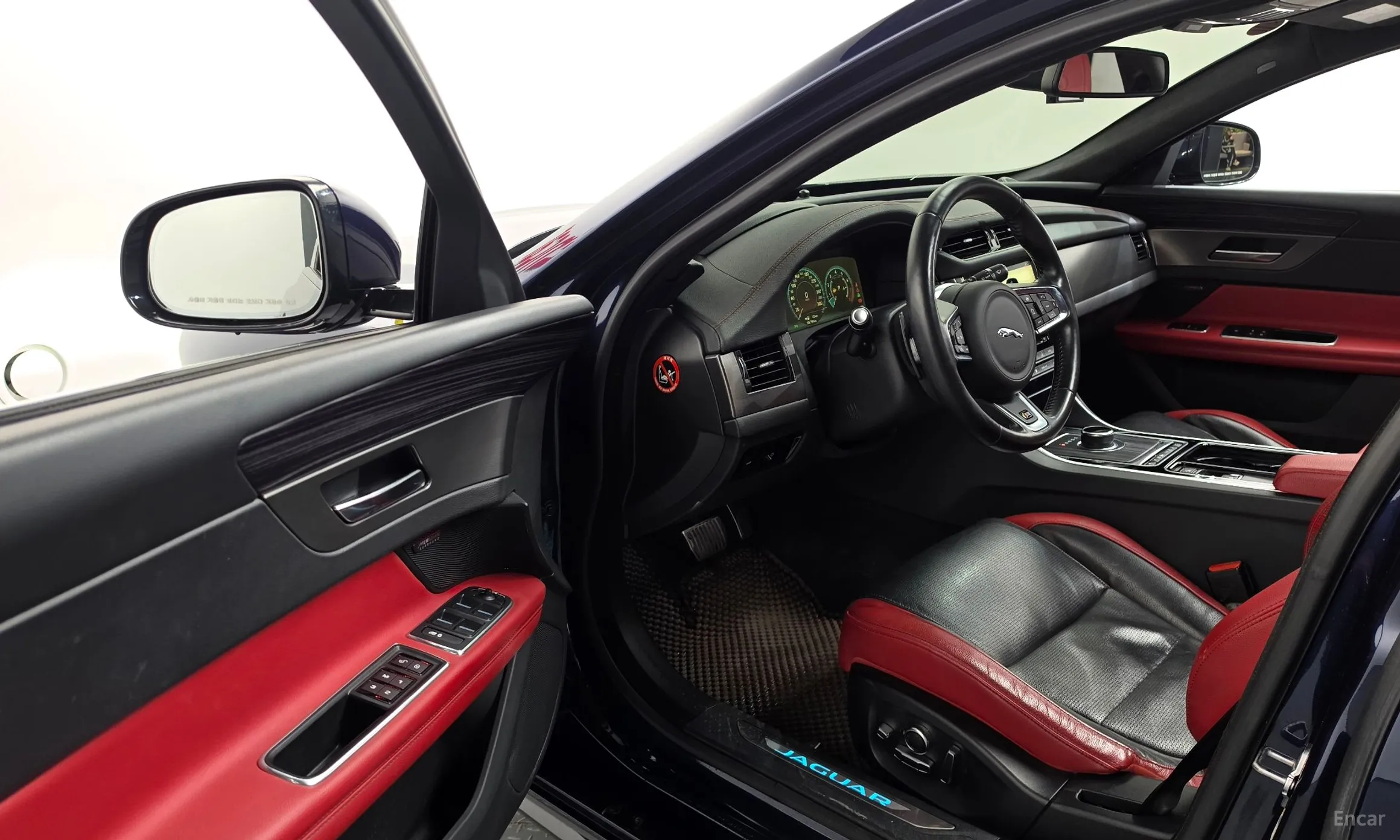 Jaguar XF (x260) превью 10