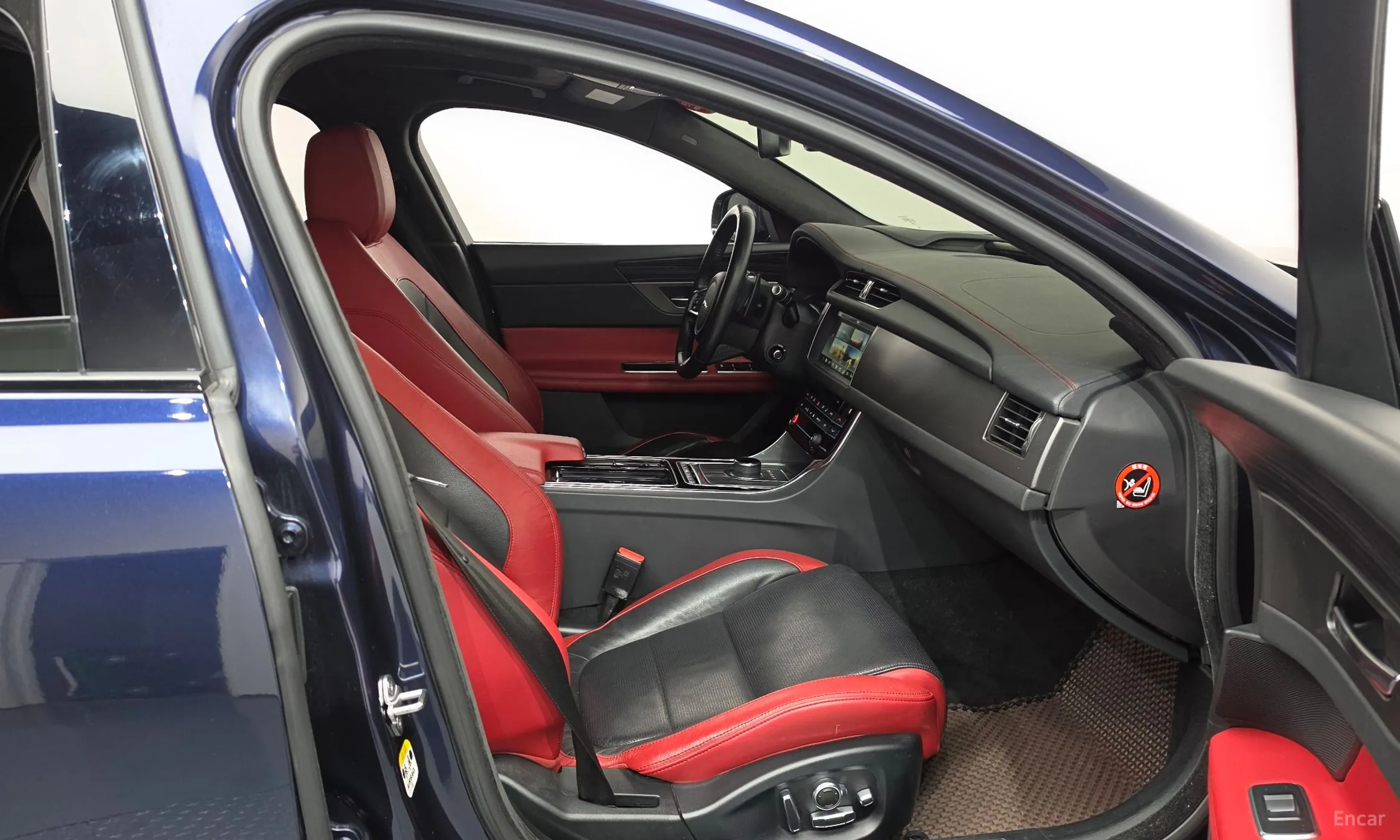 Jaguar XF (x260) превью 11