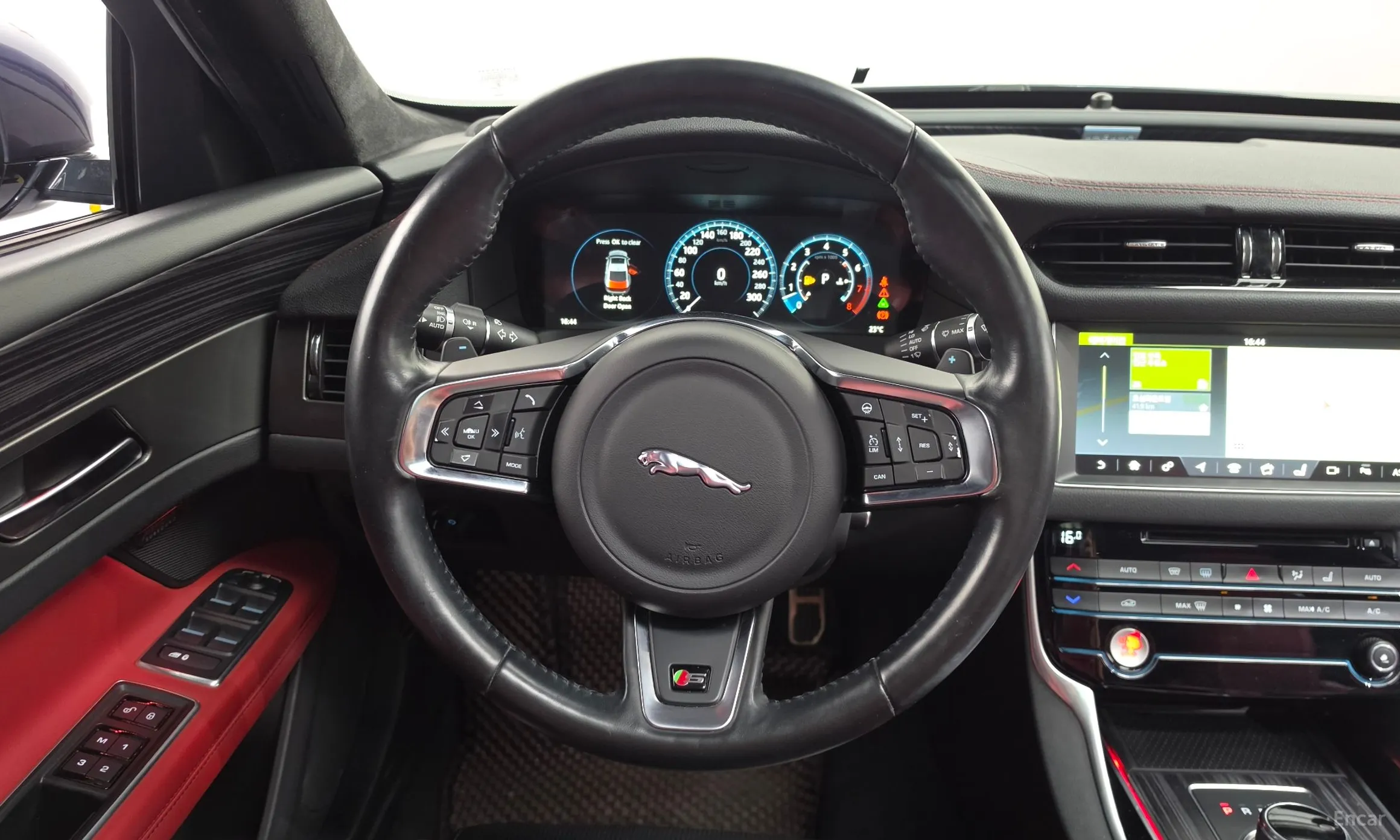 Jaguar XF (x260) превью 13
