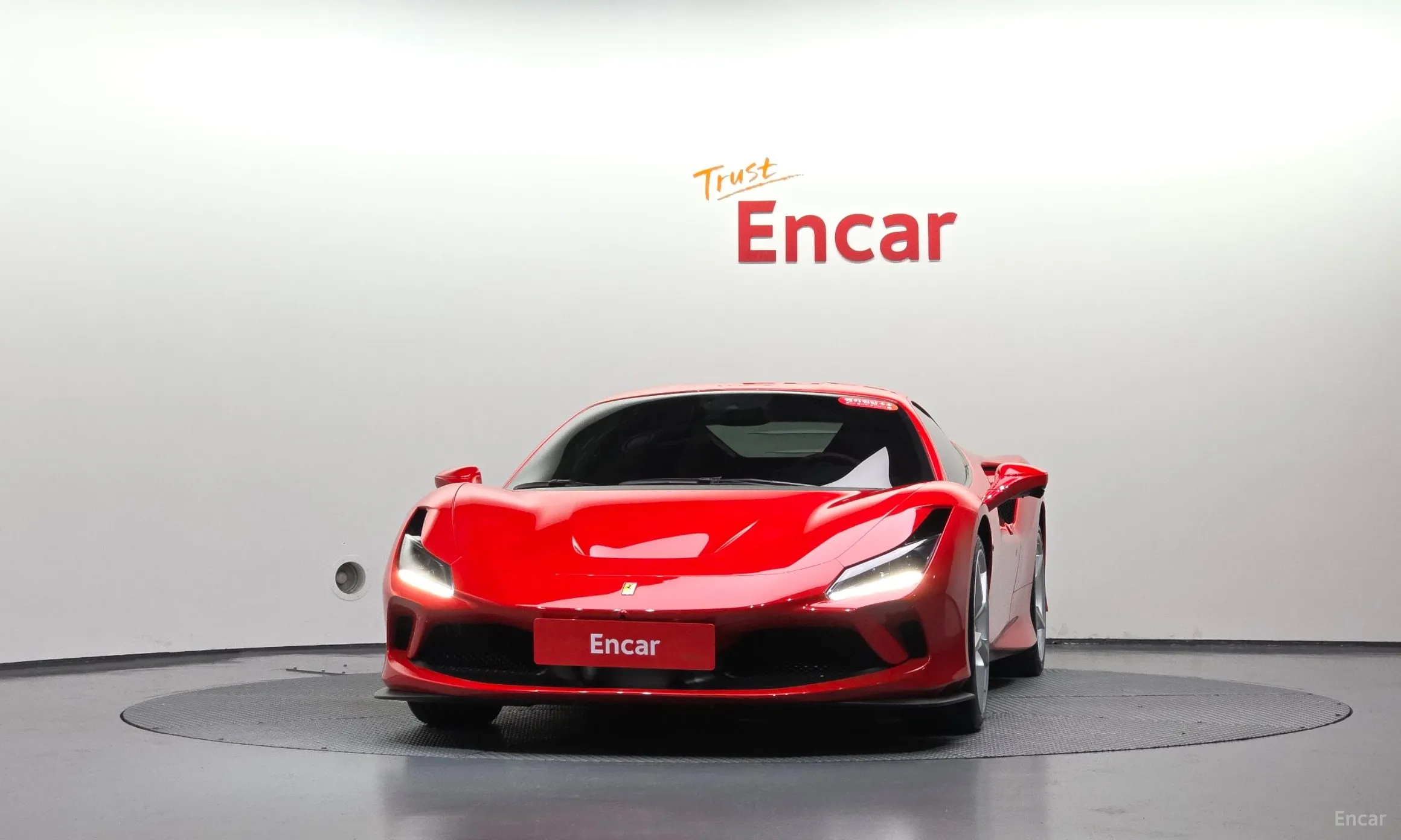 Ferrari F8 Tributo превью 3