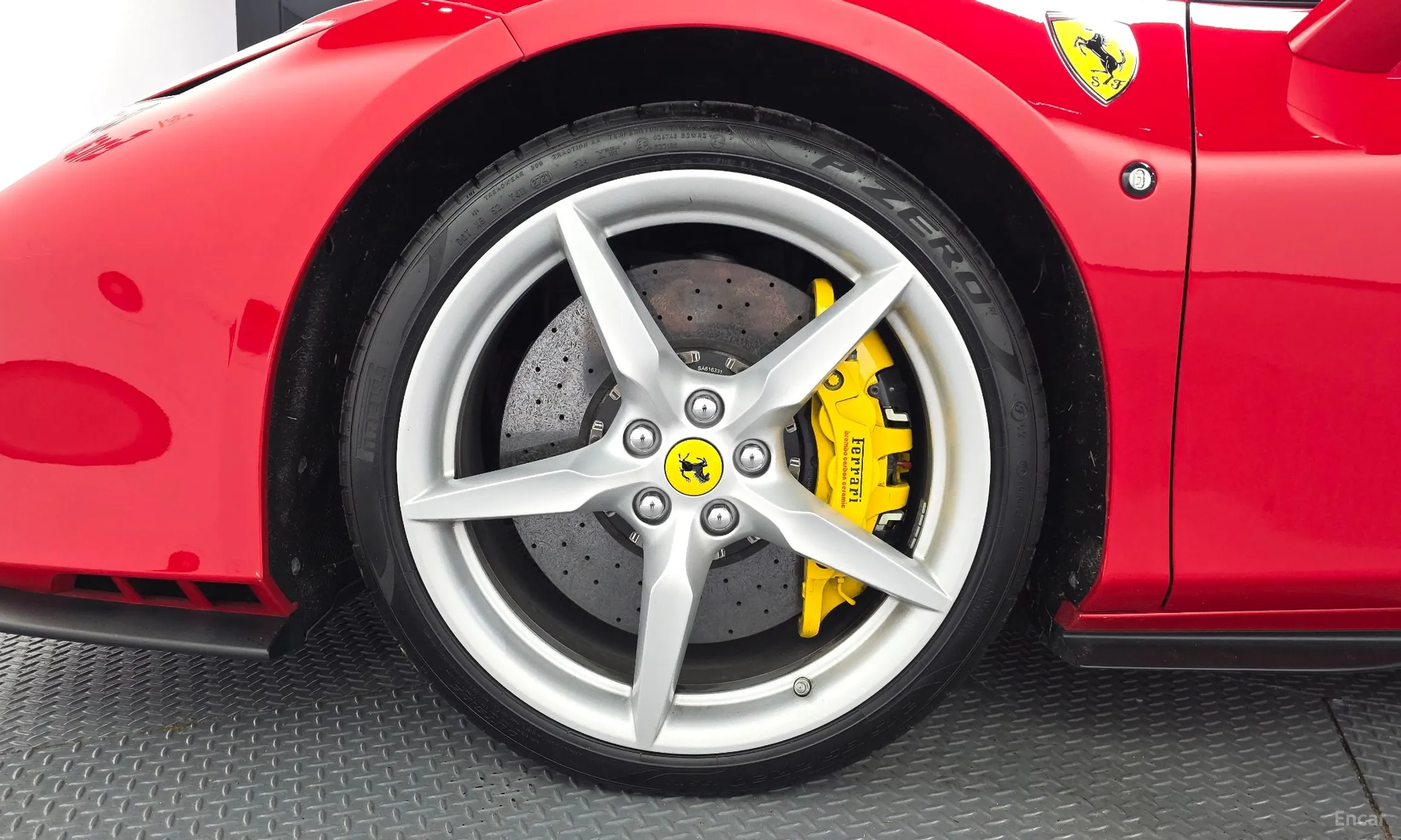 Ferrari F8 Tributo превью 5