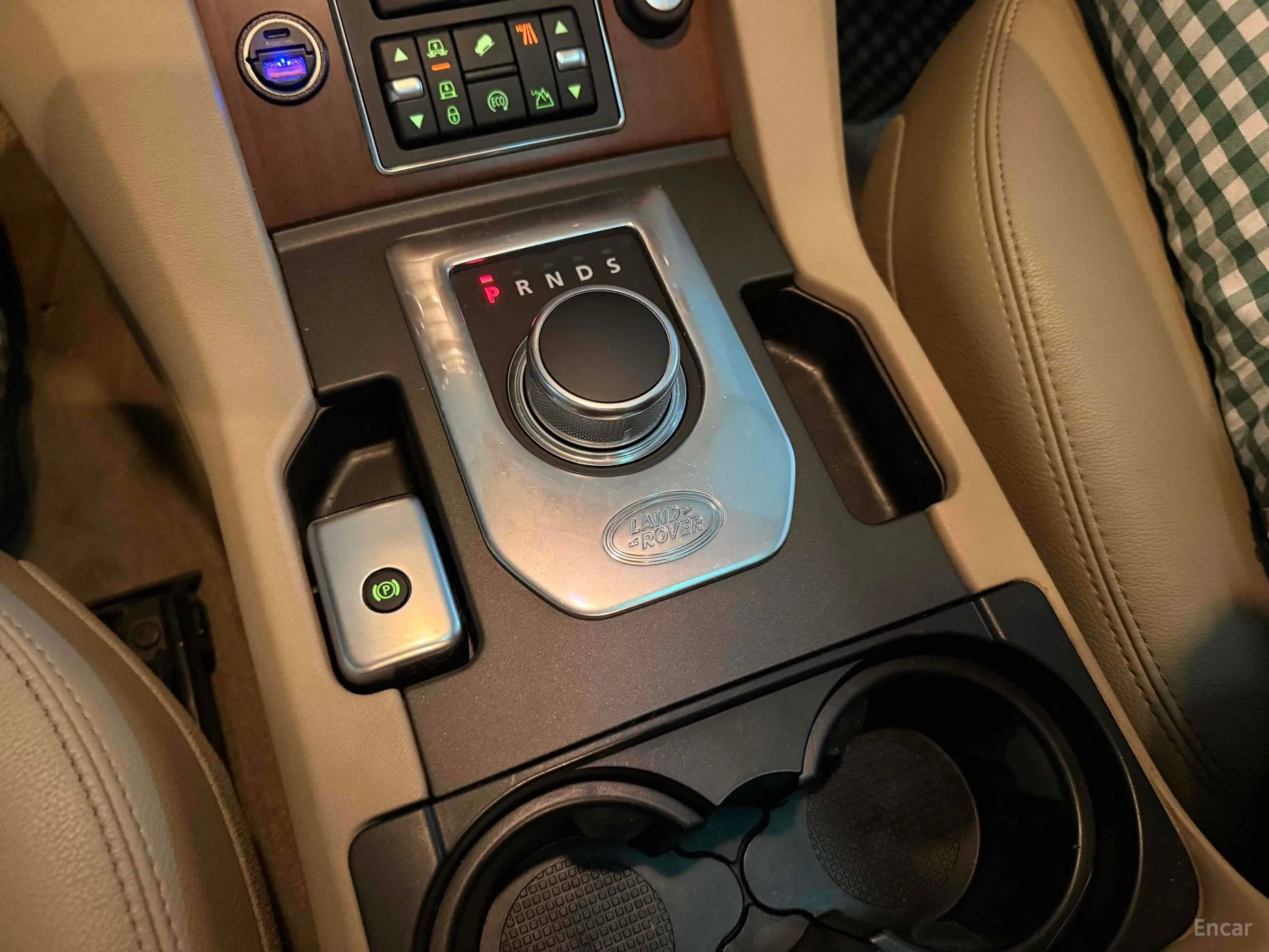 Land Rover Discovery 4 превью 10