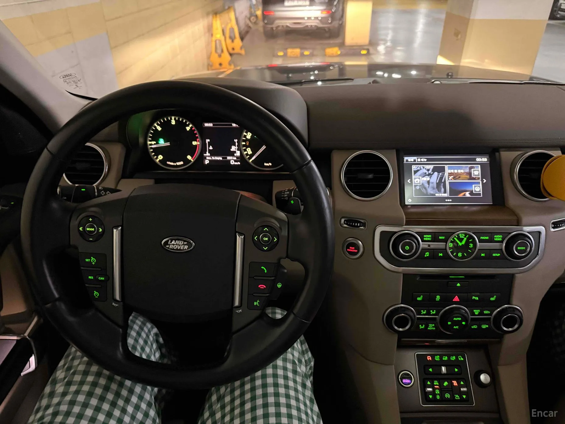 Land Rover Discovery 4 превью 15