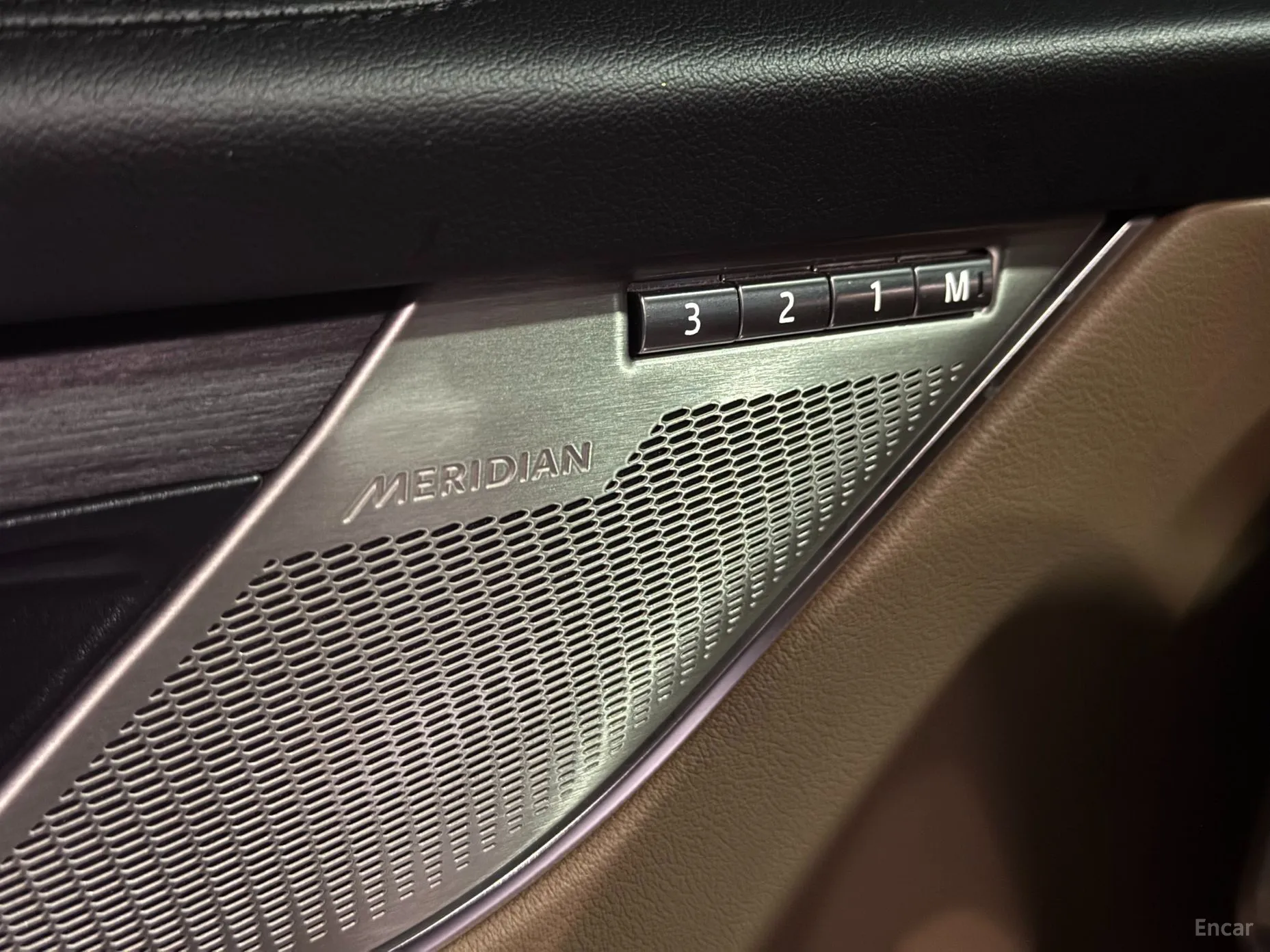 Jaguar F-PACE превью 13