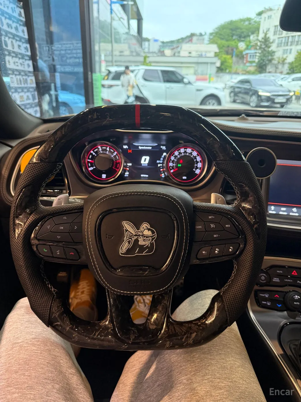 Dodge Challenger превью 6