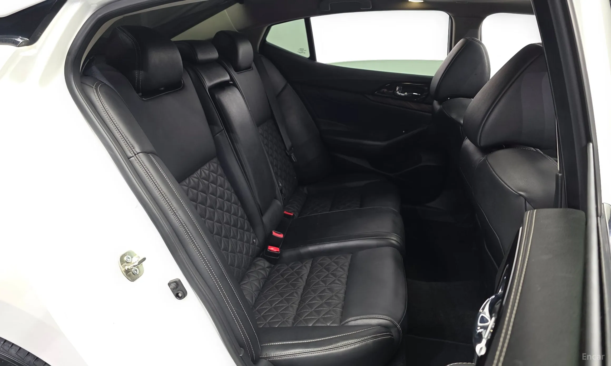 Nissan Maxima (A36) превью 11
