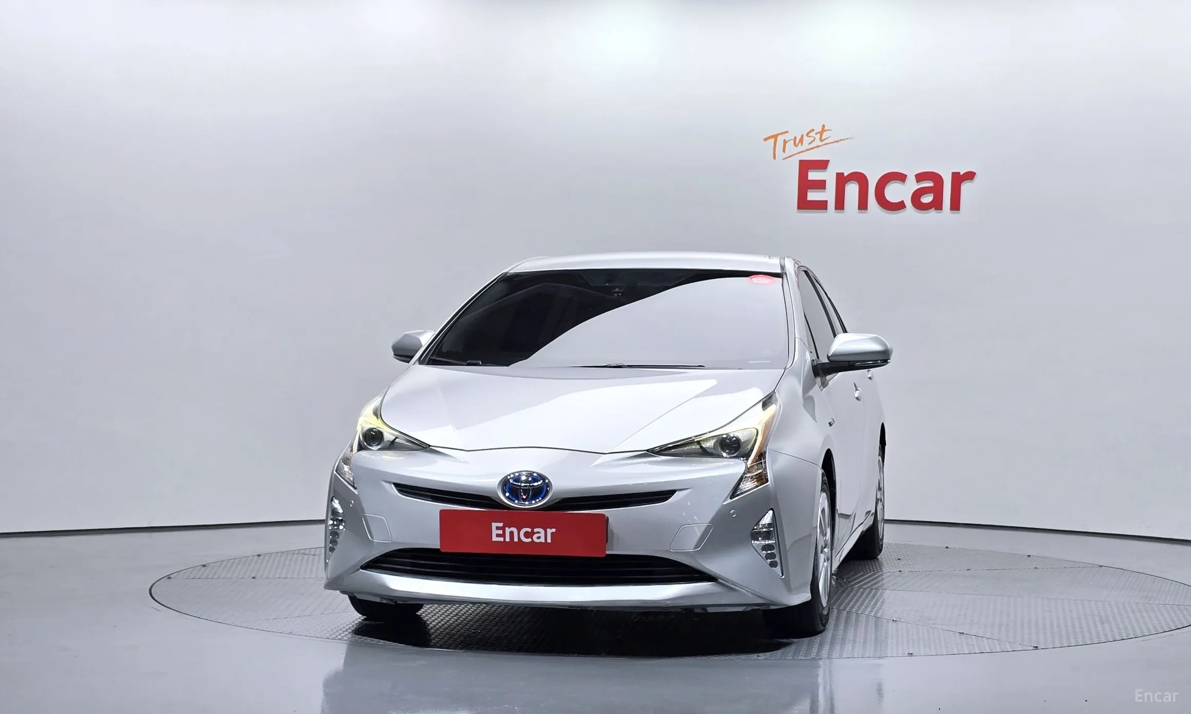 Toyota Prius 4th Generation превью 3