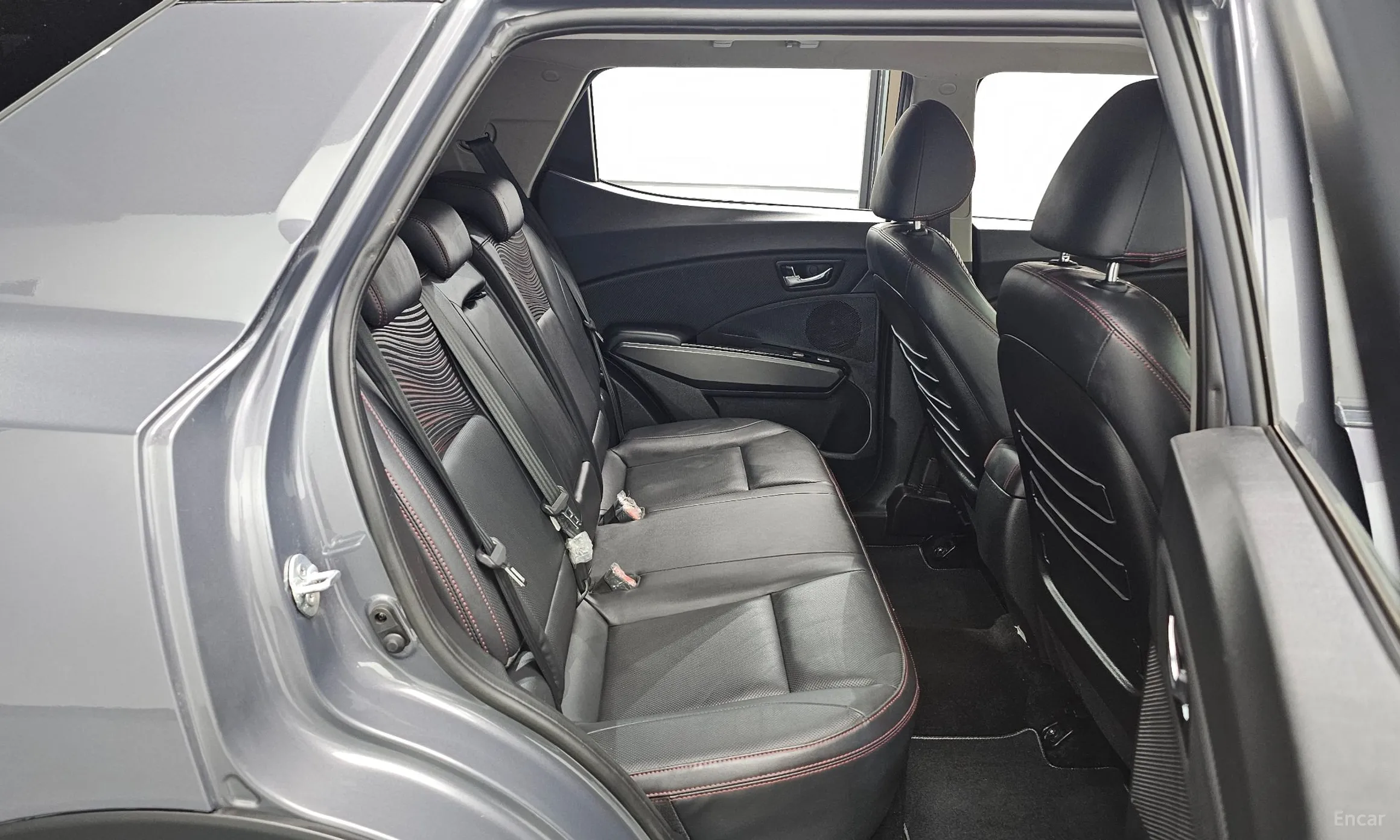 KG Mobility (SsangYong) Tivoli Air превью 11