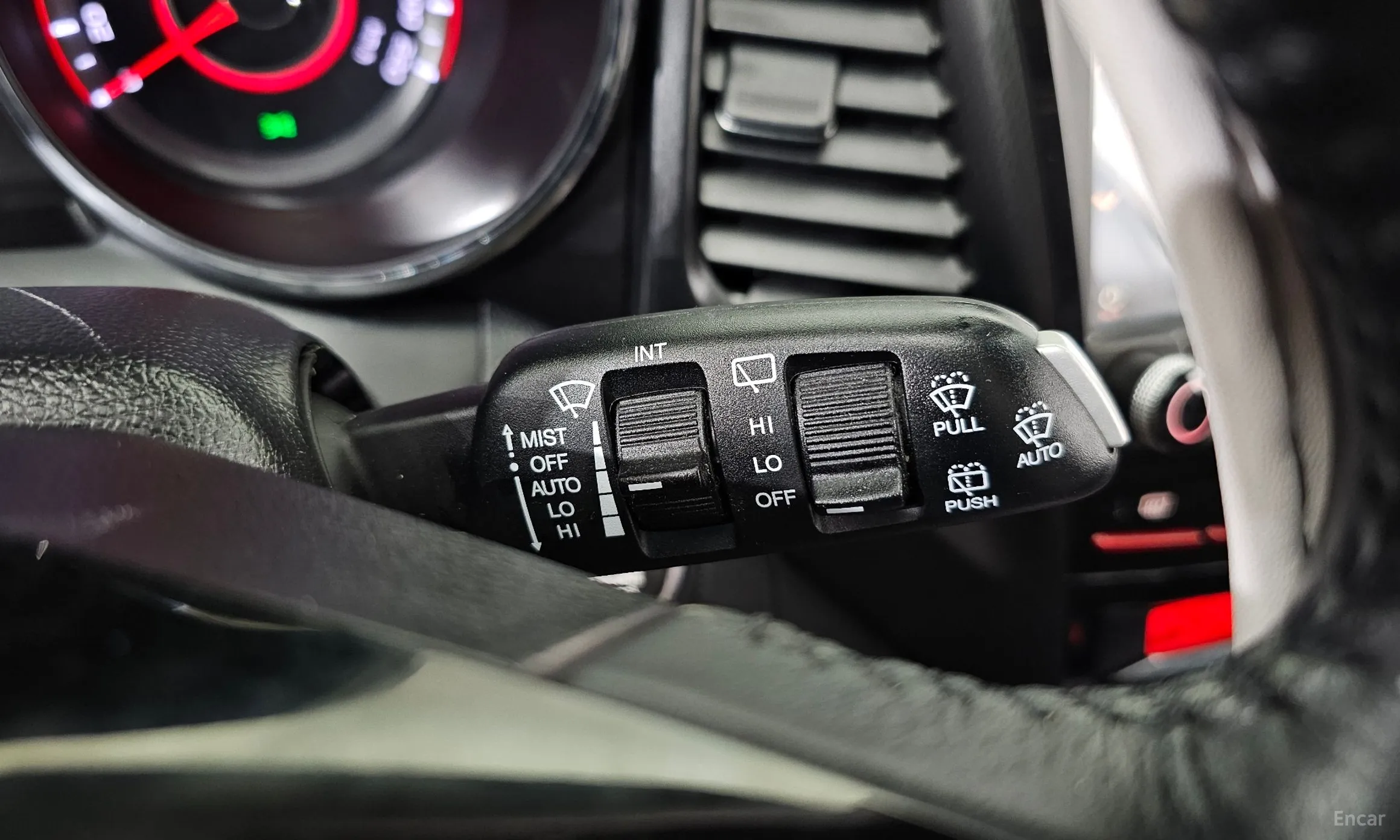 KG Mobility (SsangYong) Tivoli Air превью 17