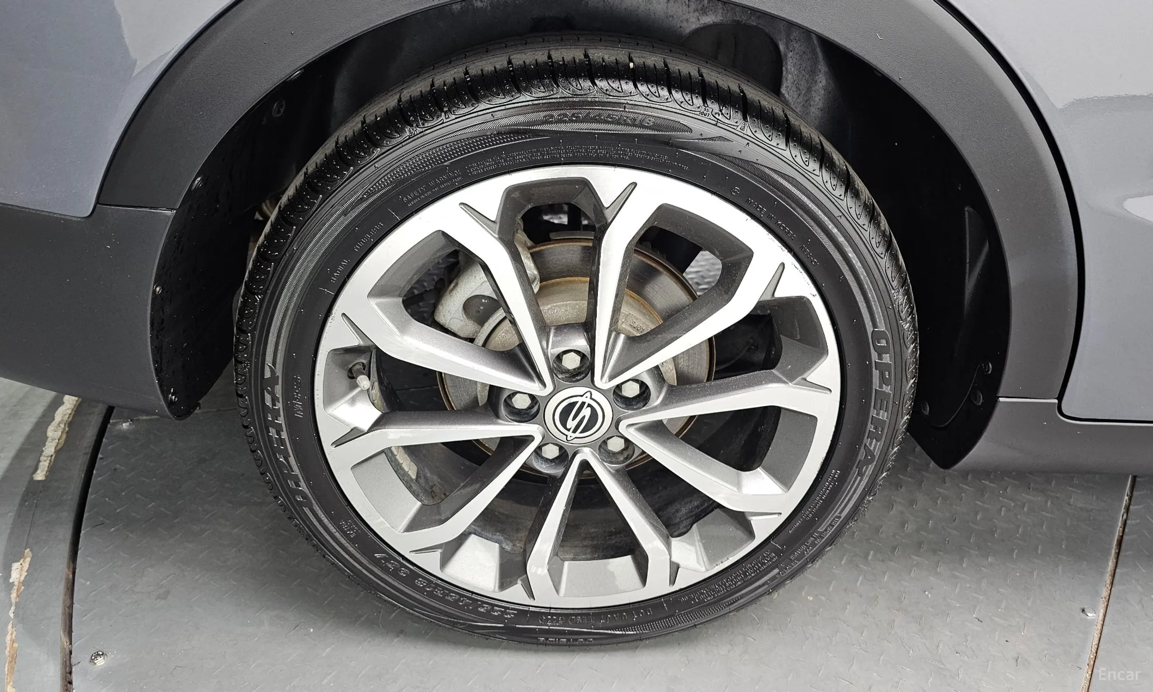 KG Mobility (SsangYong) Tivoli Air превью 5