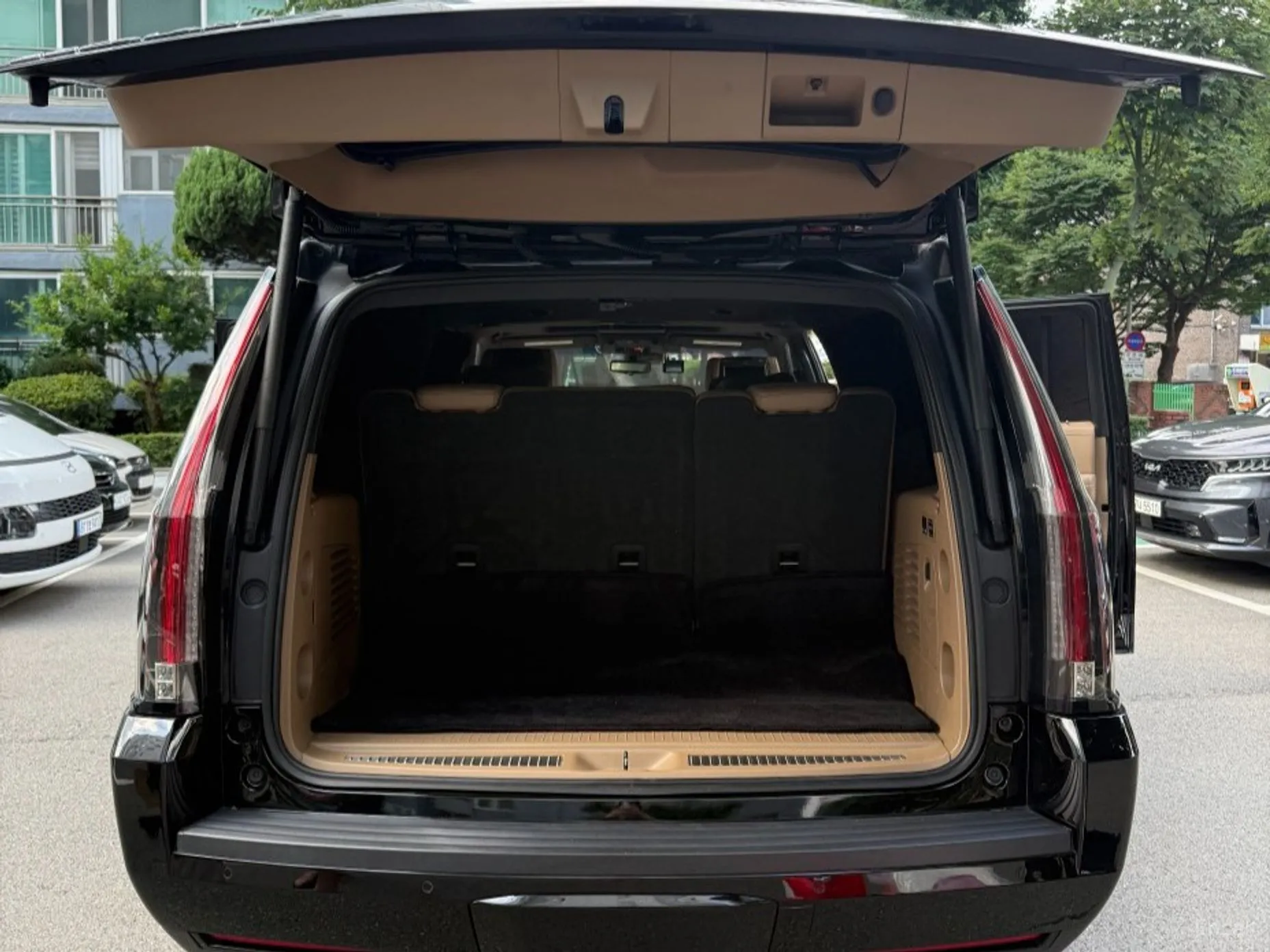 Cadillac Escalade превью 9