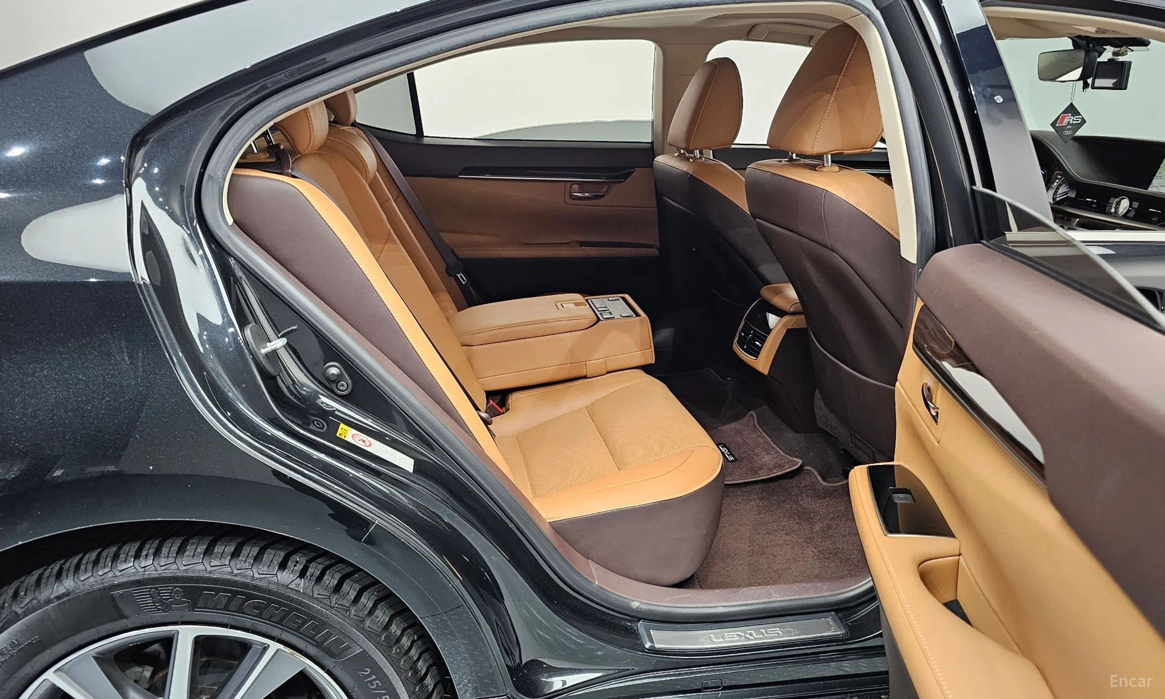 Lexus New ES300h превью 12