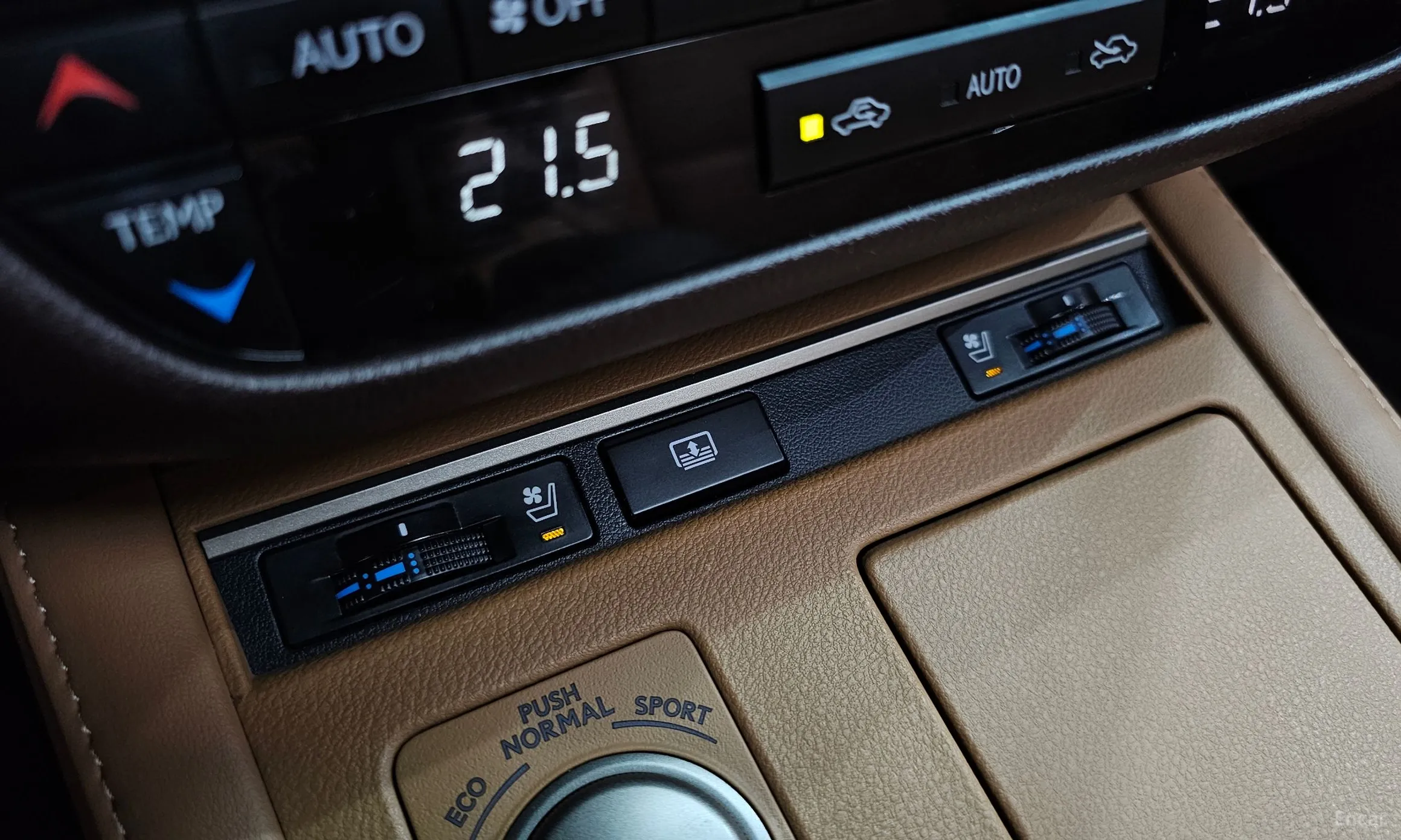 Lexus New ES300h превью 17