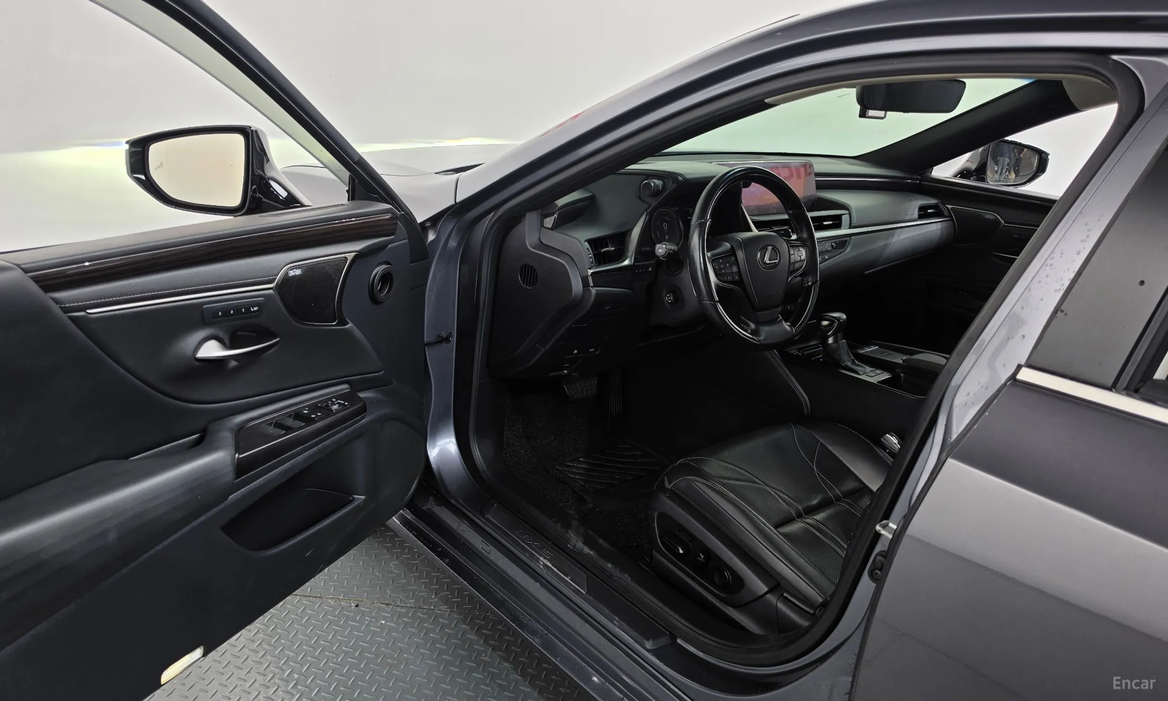 Lexus ES300h 7th Generation превью 10