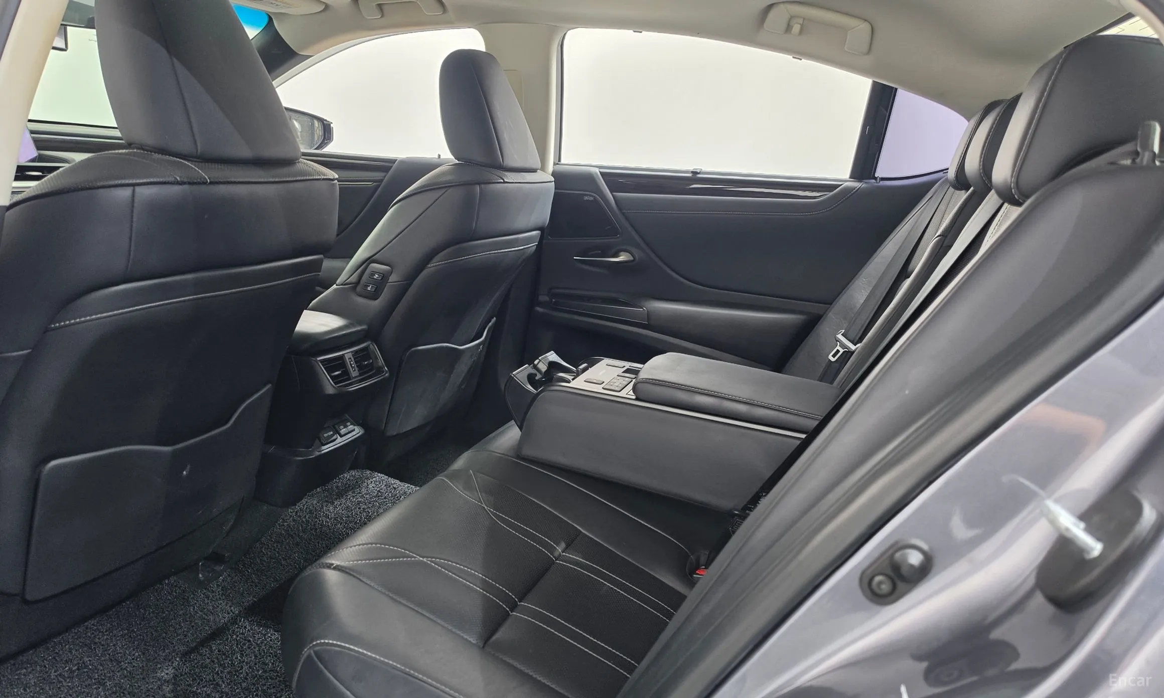 Lexus ES300h 7th Generation превью 20