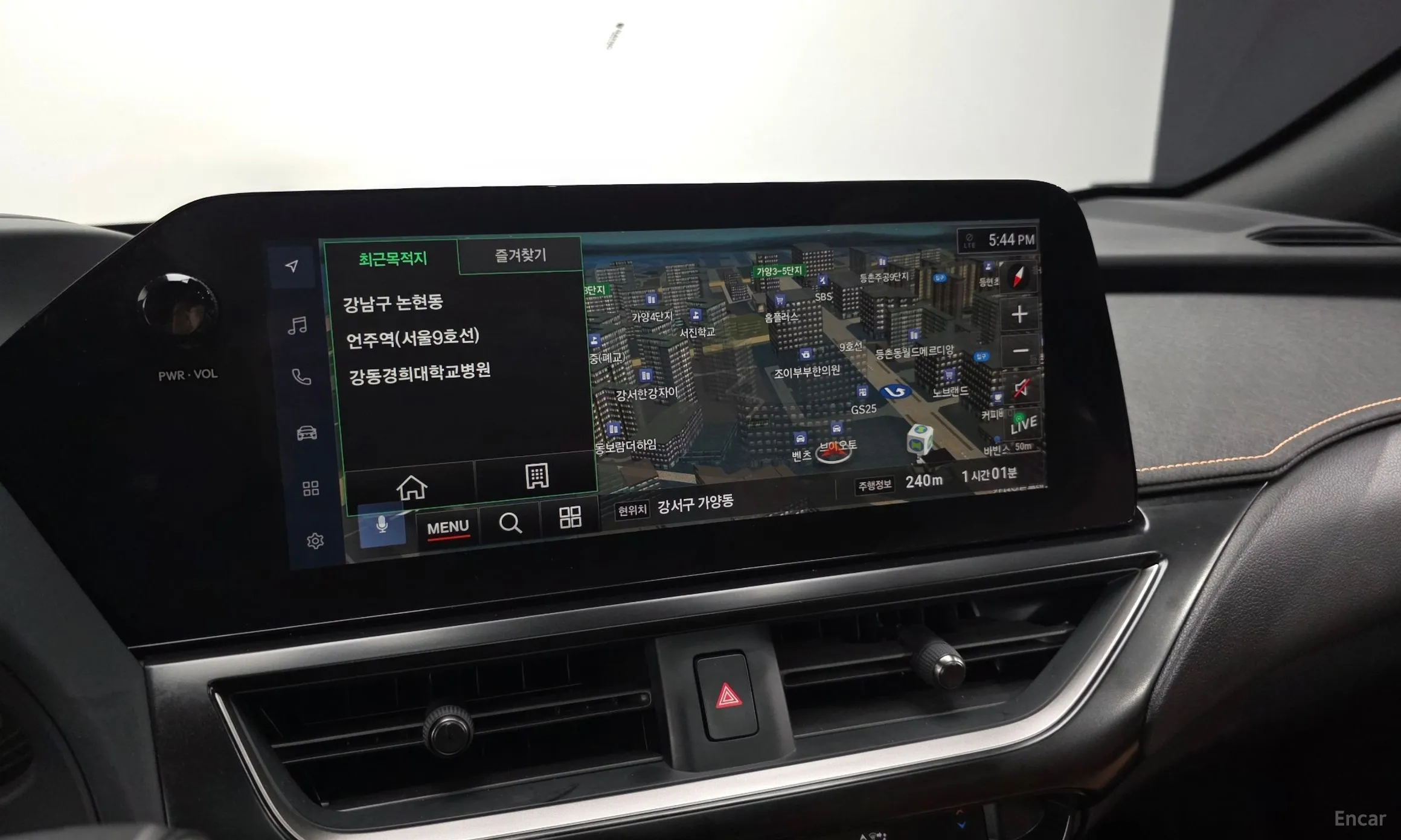 Lexus UX250h превью 15