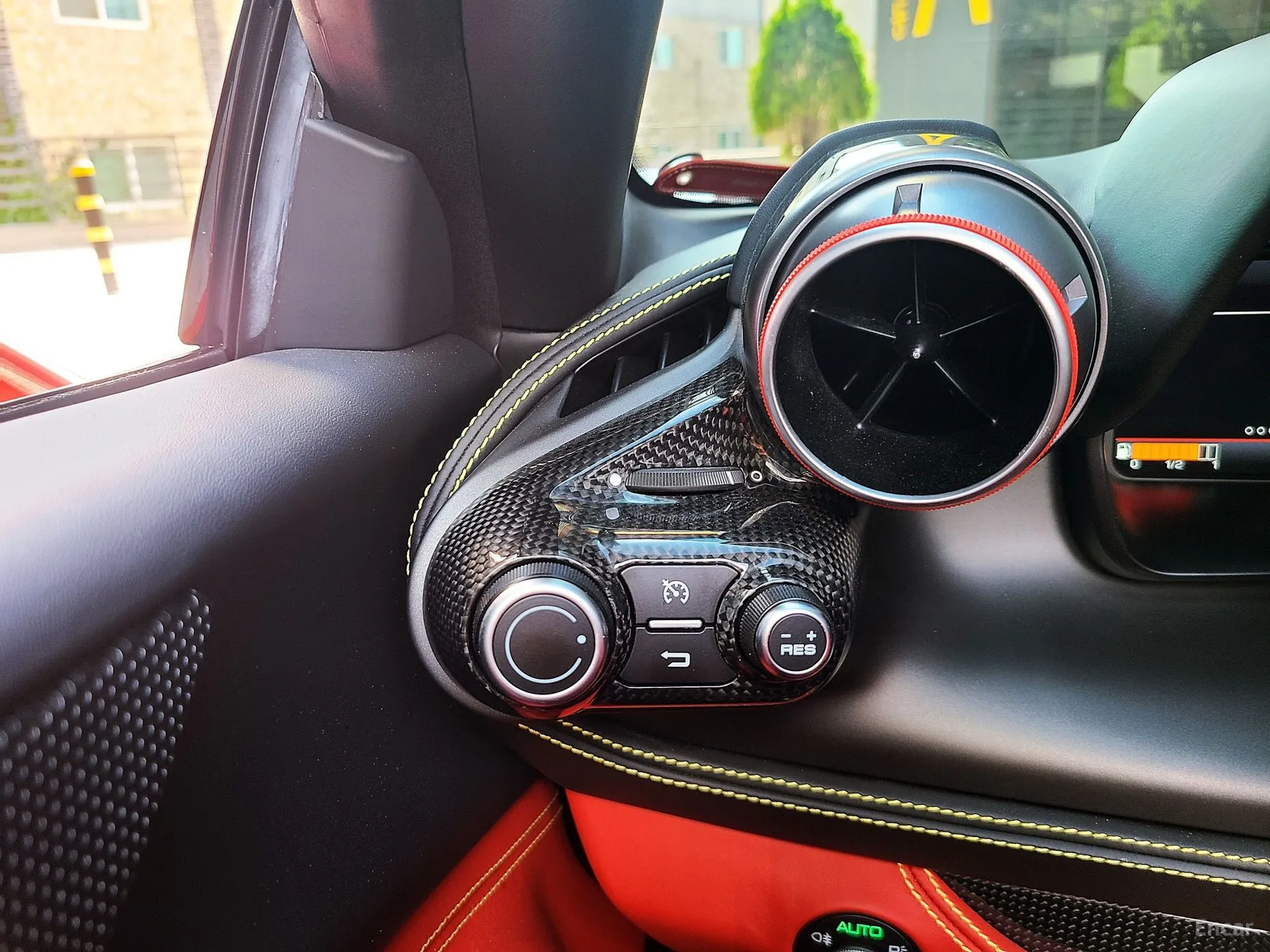 Ferrari F8 Spider превью 11