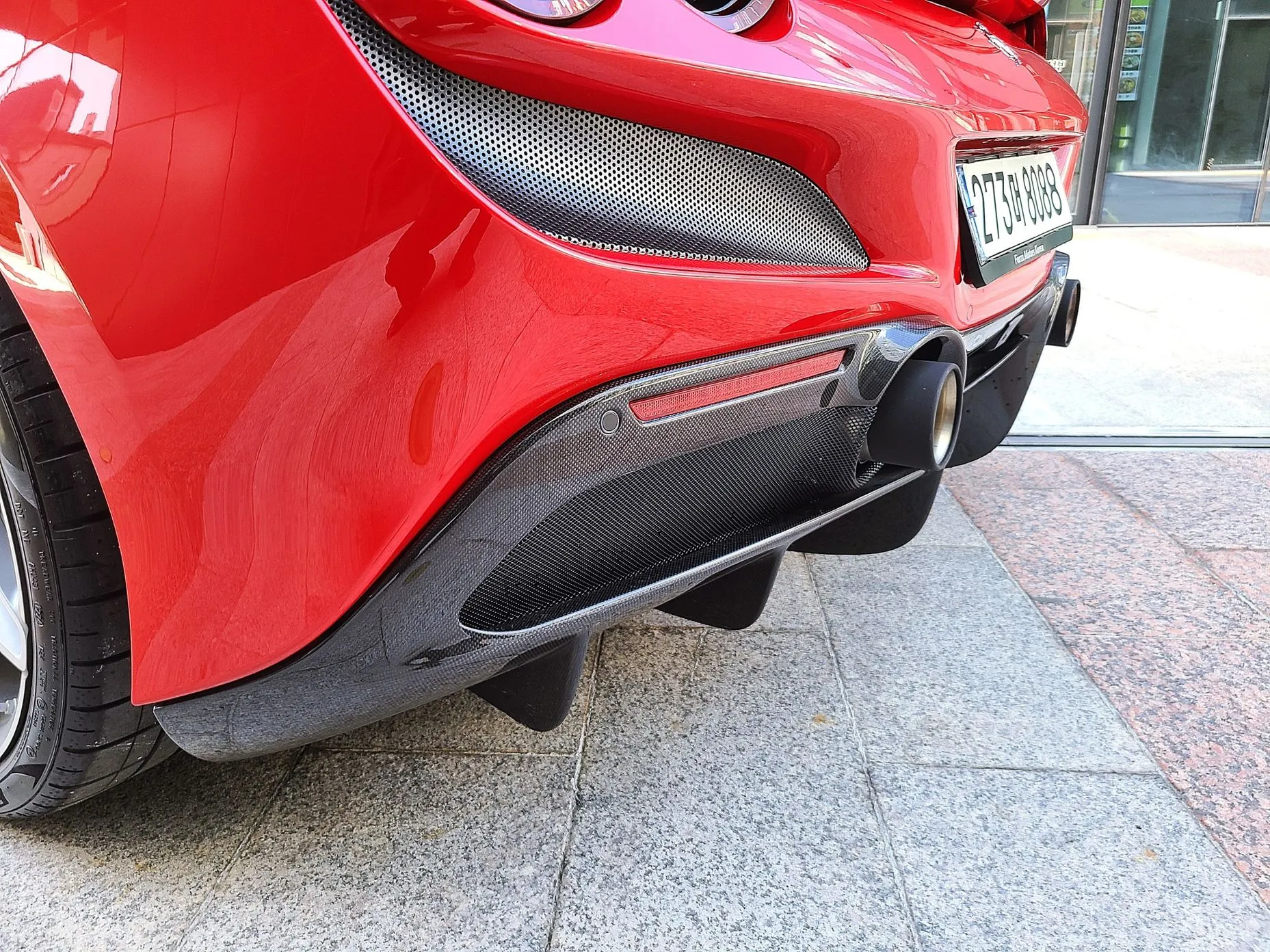 Ferrari F8 Spider превью 15