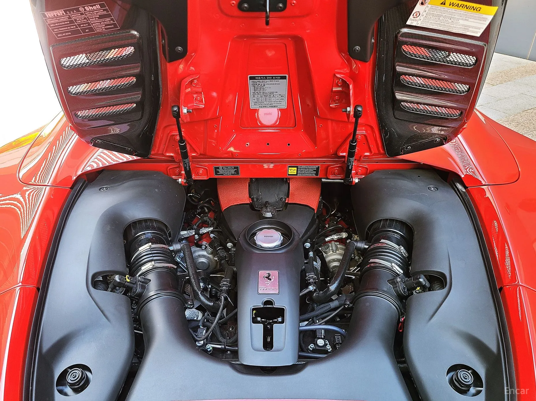 Ferrari F8 Spider превью 17