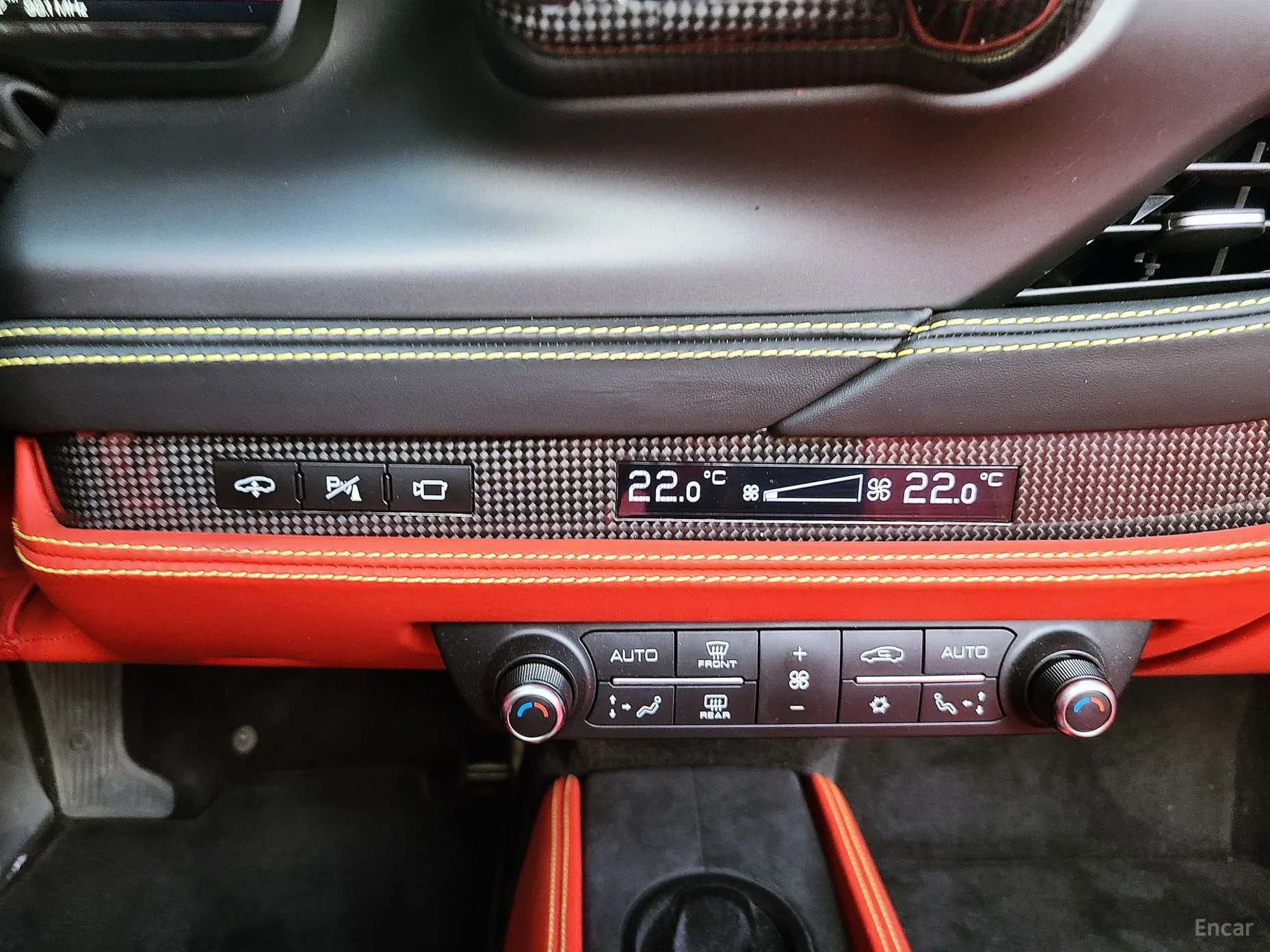 Ferrari F8 Spider превью 9