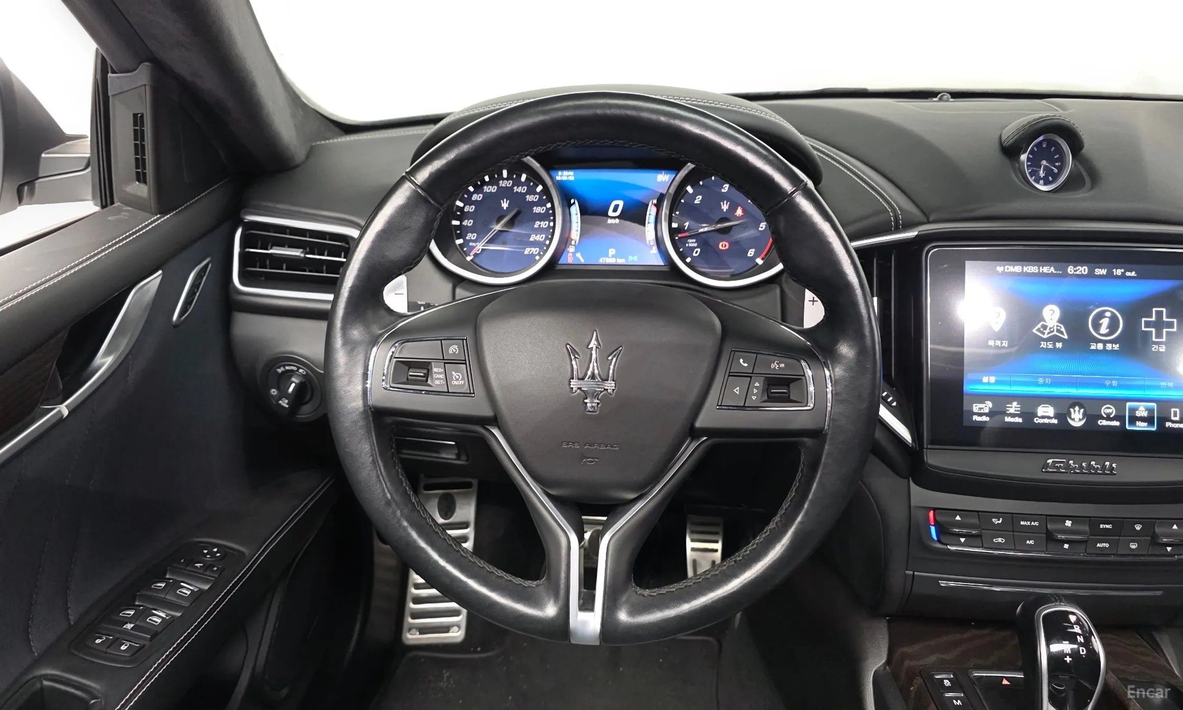 Maserati Ghibli превью 13