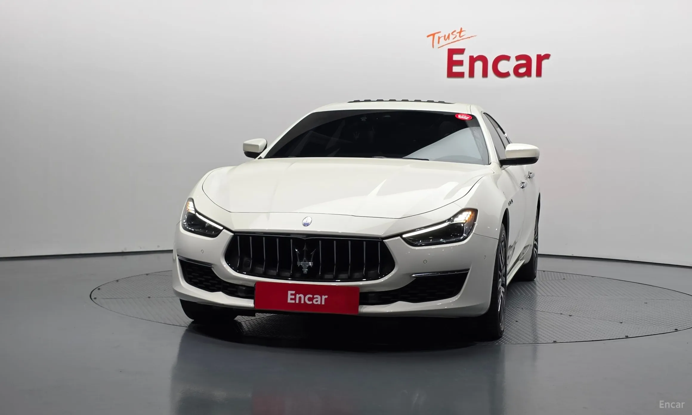 Maserati Ghibli превью 3