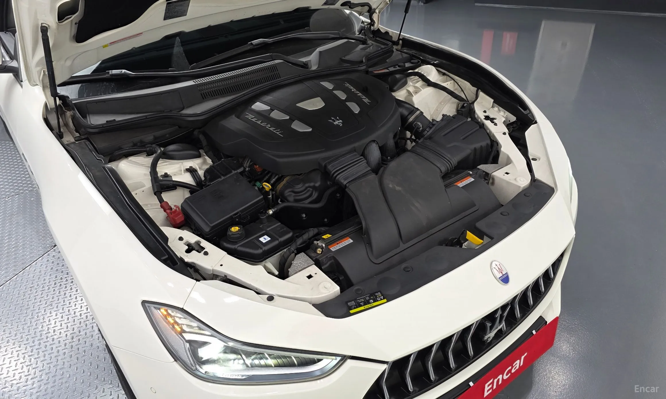 Maserati Ghibli превью 6