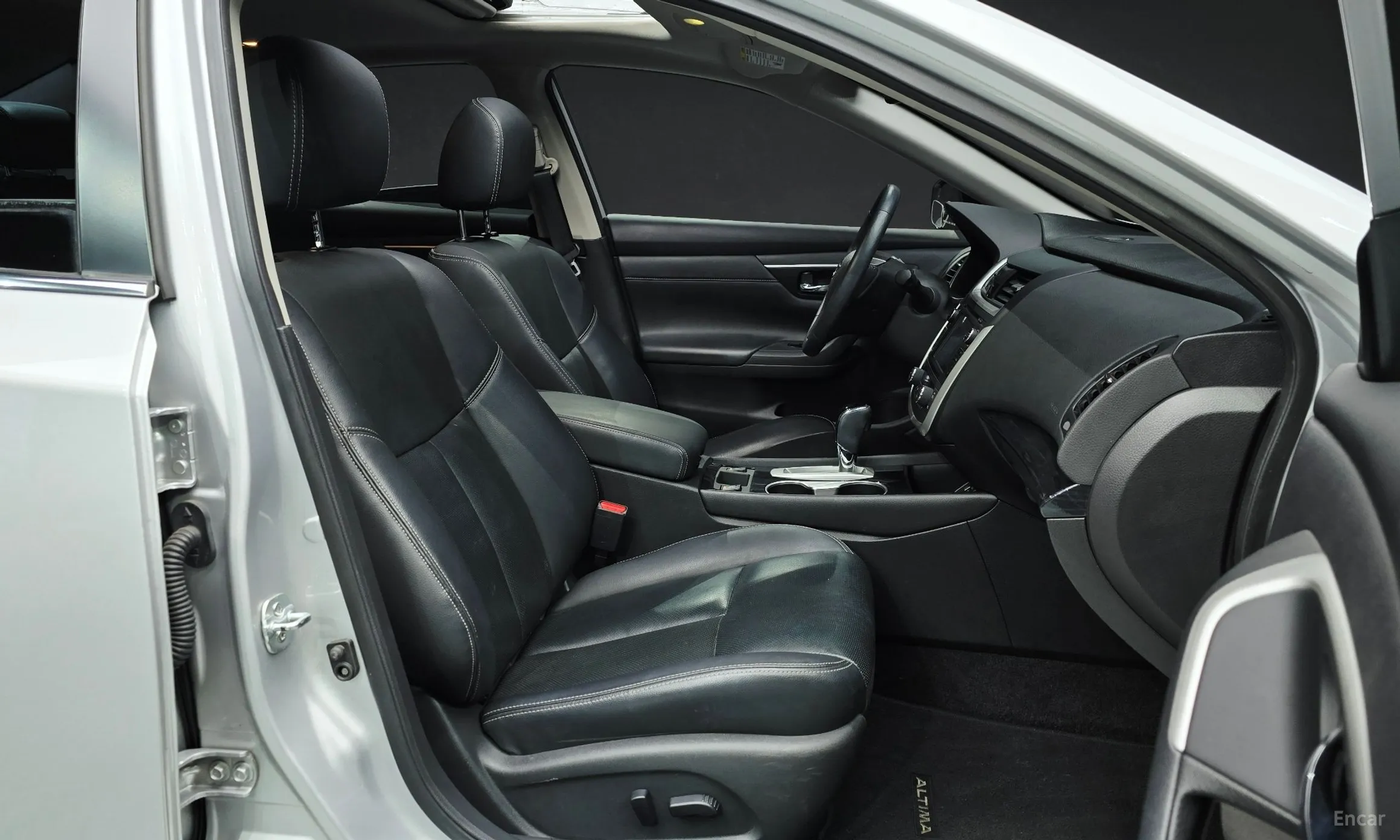 Nissan Altima превью 12