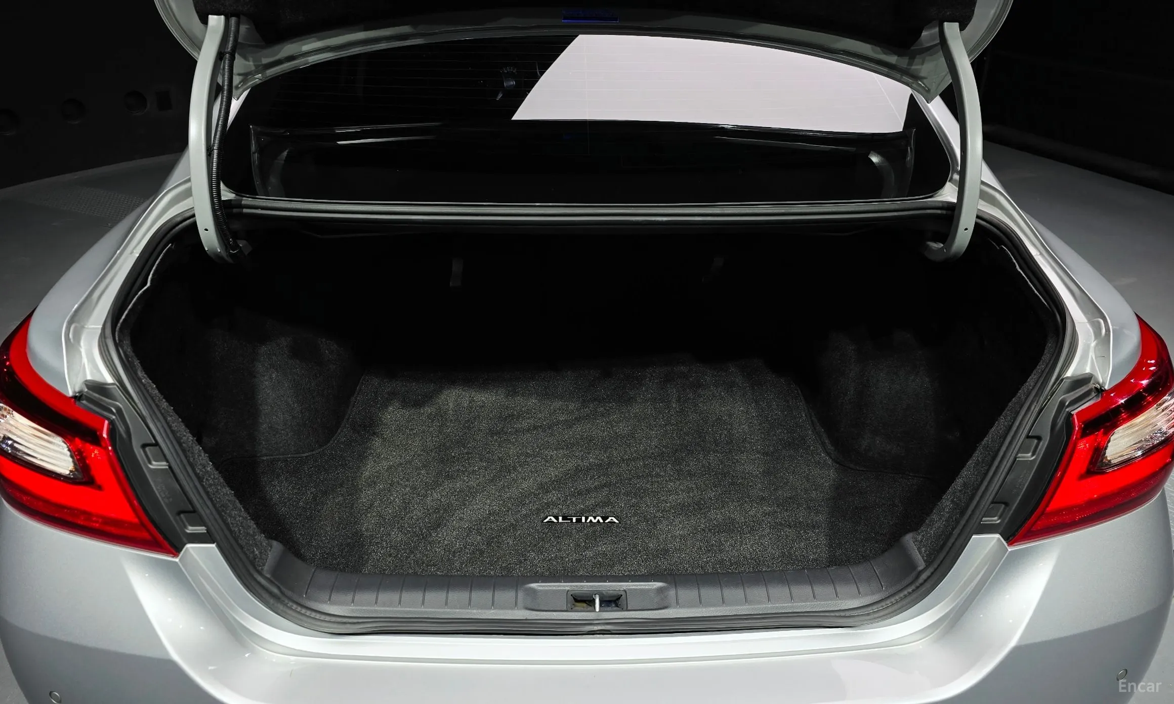 Nissan Altima превью 17