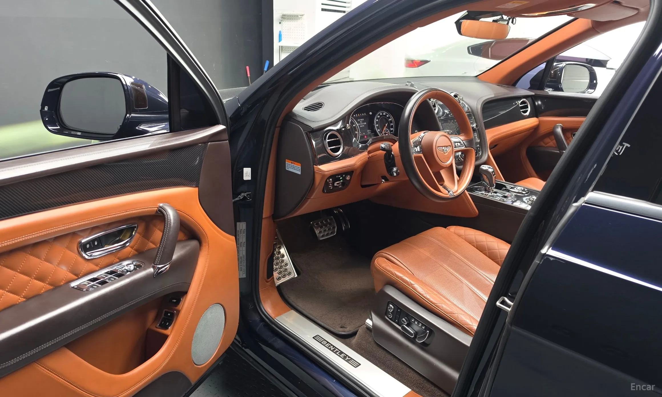 Bentley Bentayga превью 10