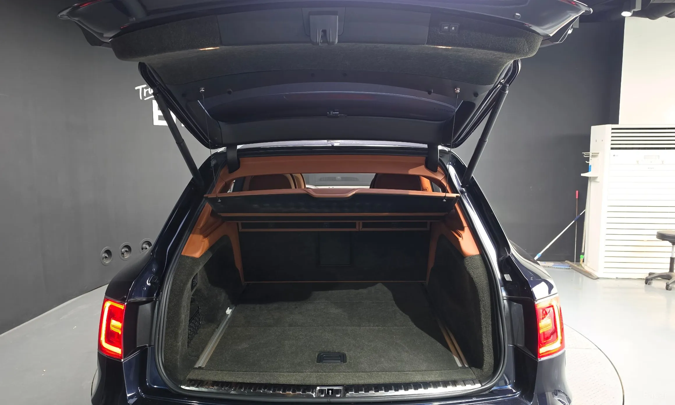 Bentley Bentayga превью 20