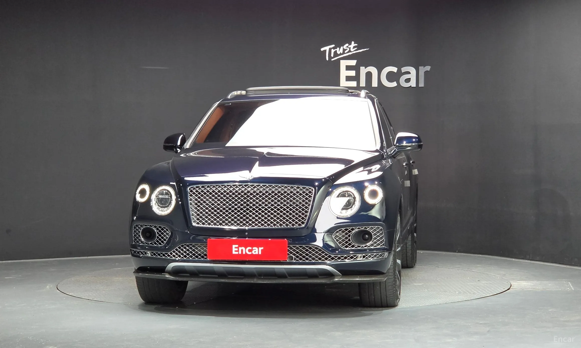 Bentley Bentayga превью 3
