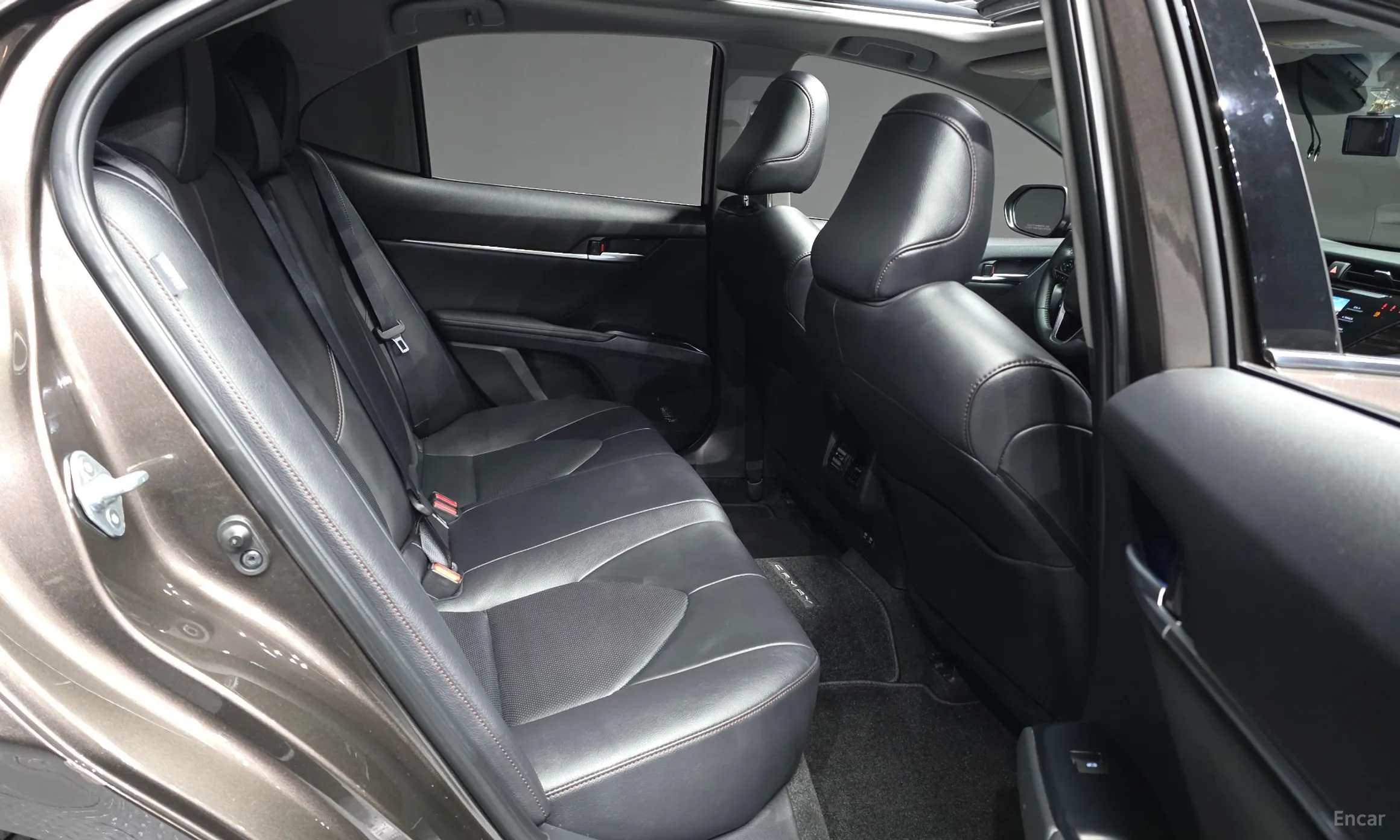 Toyota Camry (XV70) превью 12