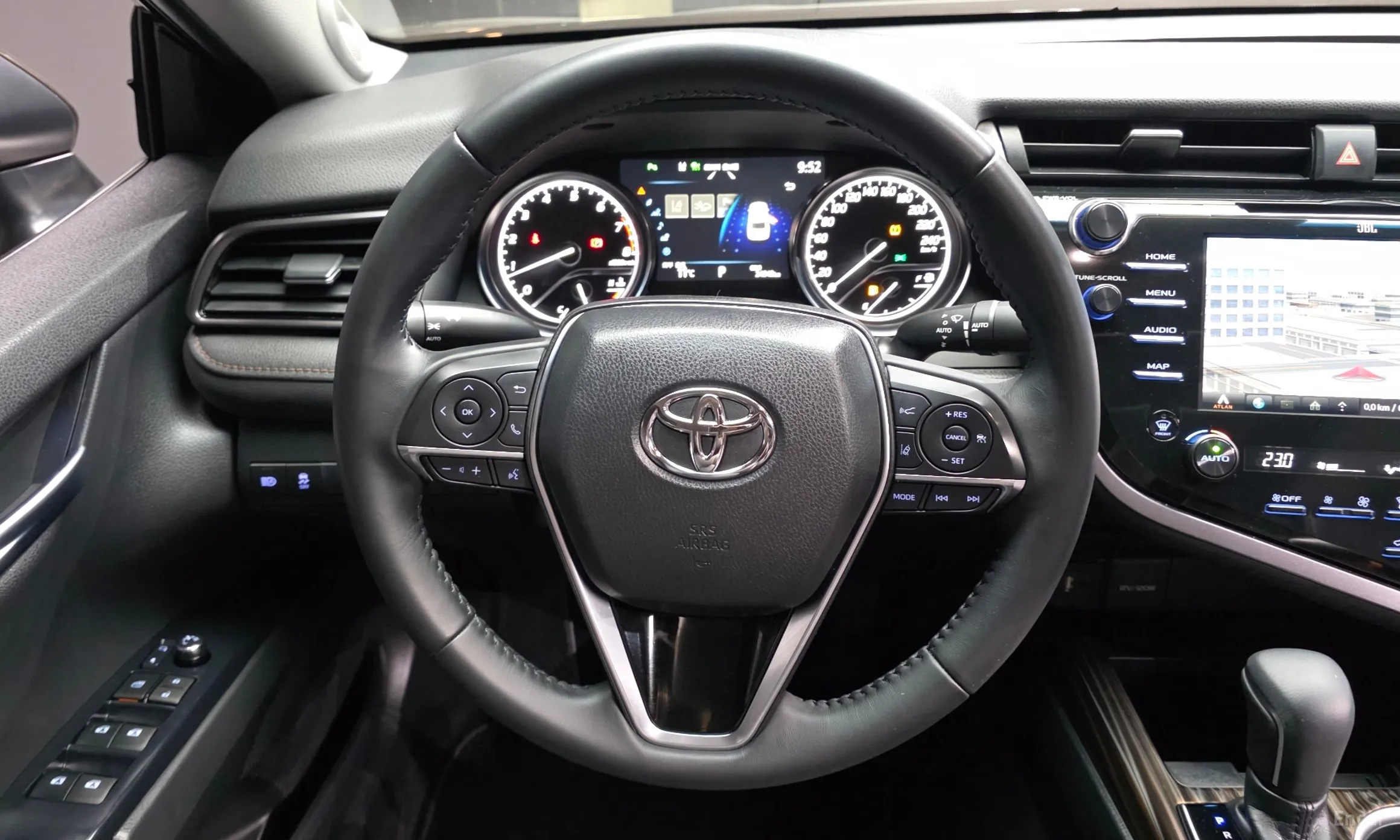 Toyota Camry (XV70) превью 13