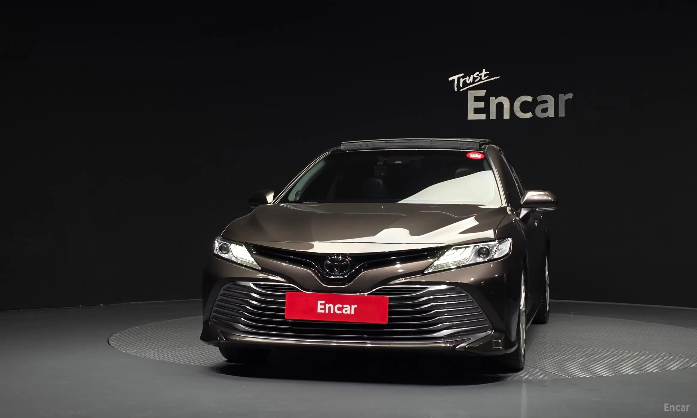 Toyota Camry (XV70) превью 3