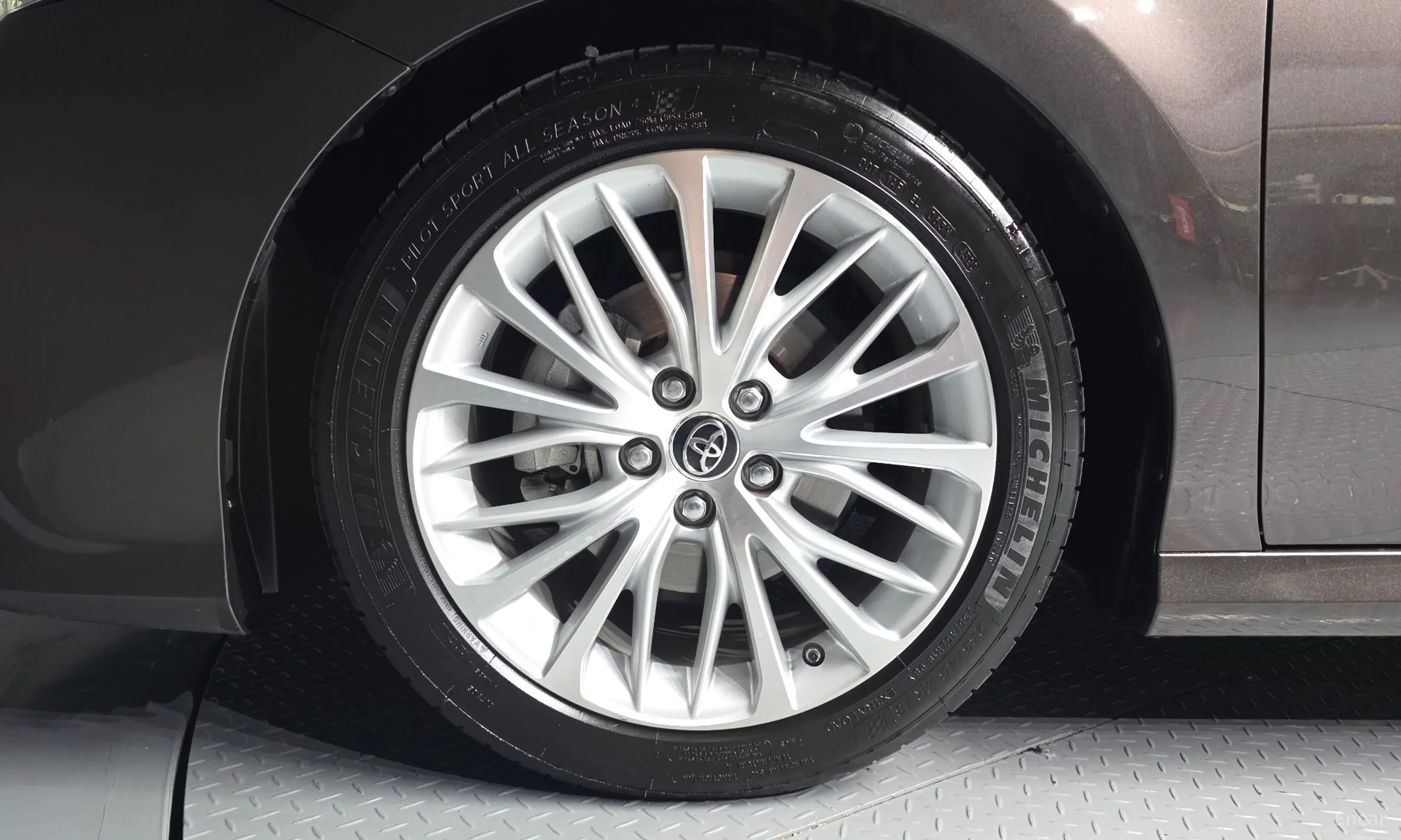 Toyota Camry (XV70) превью 5