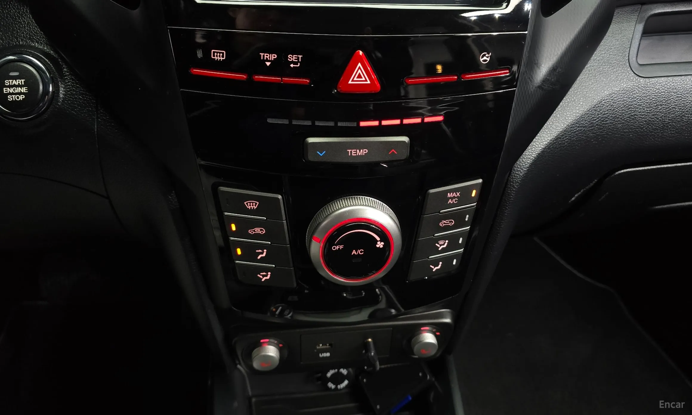 KG Mobility (SsangYong) Tivoli Air превью 19