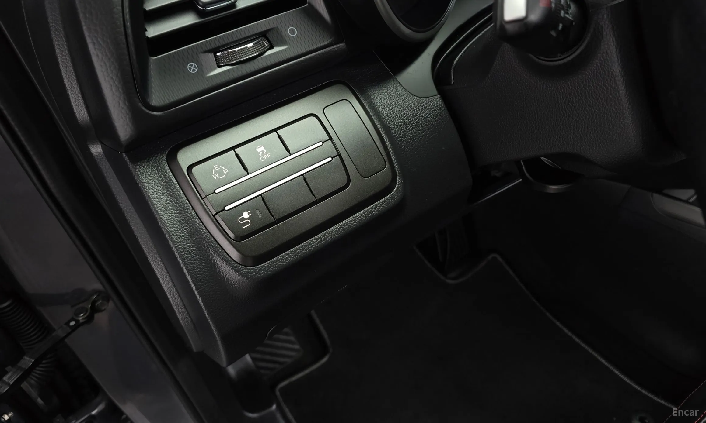 KG Mobility (SsangYong) Tivoli Air превью 20