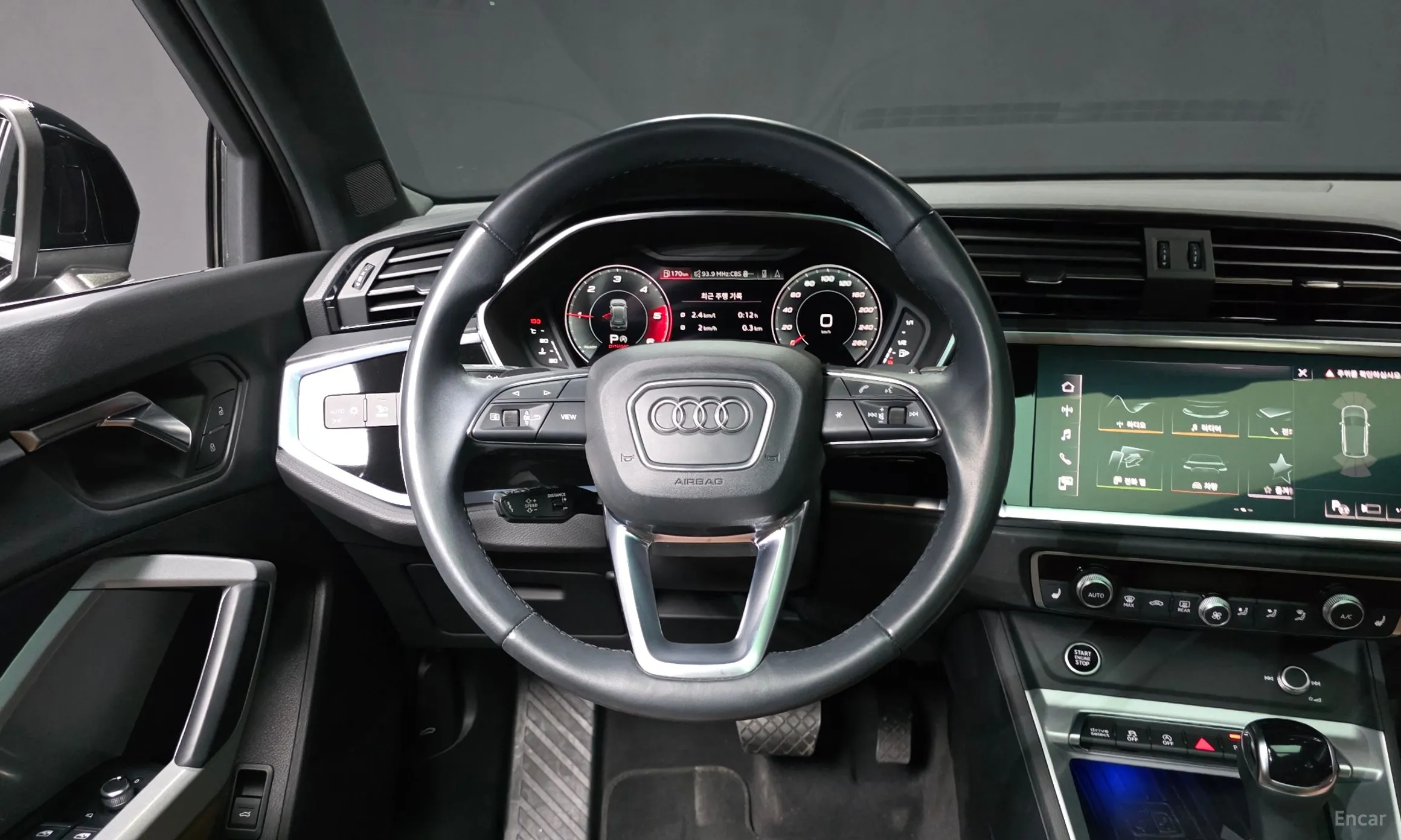 Audi Q3 (F3) превью 13