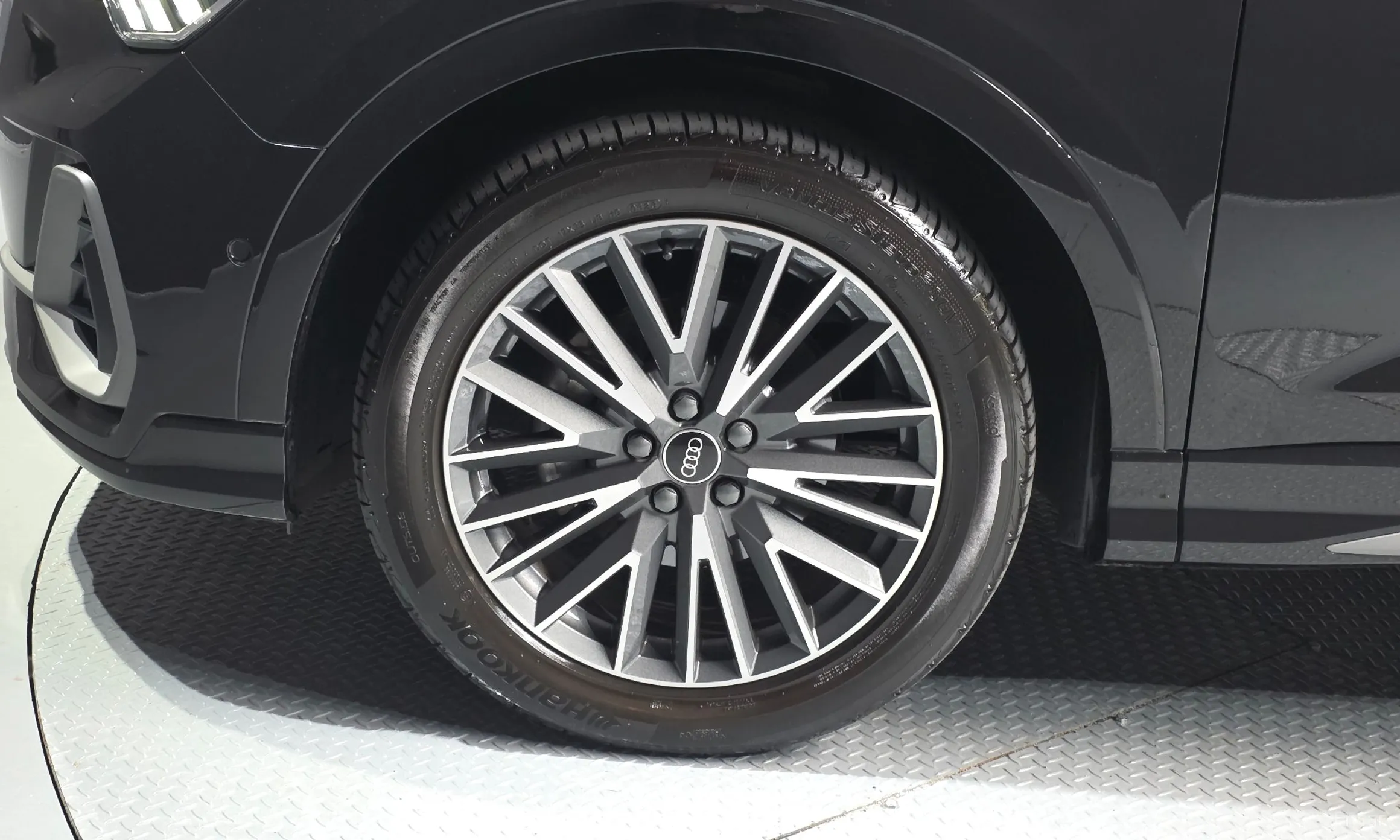 Audi Q3 (F3) превью 5