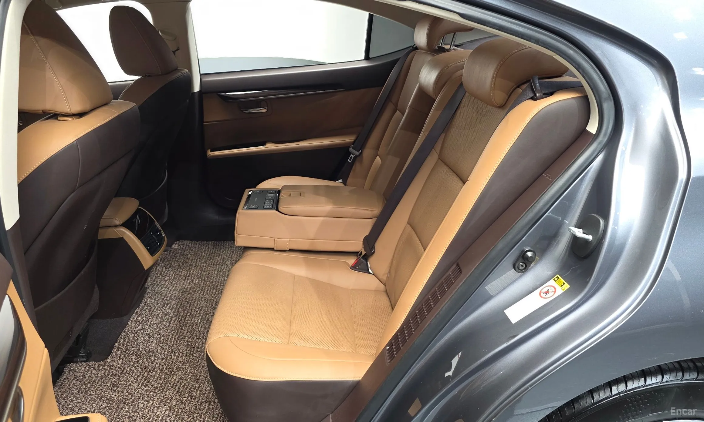 Lexus New ES300h превью 11