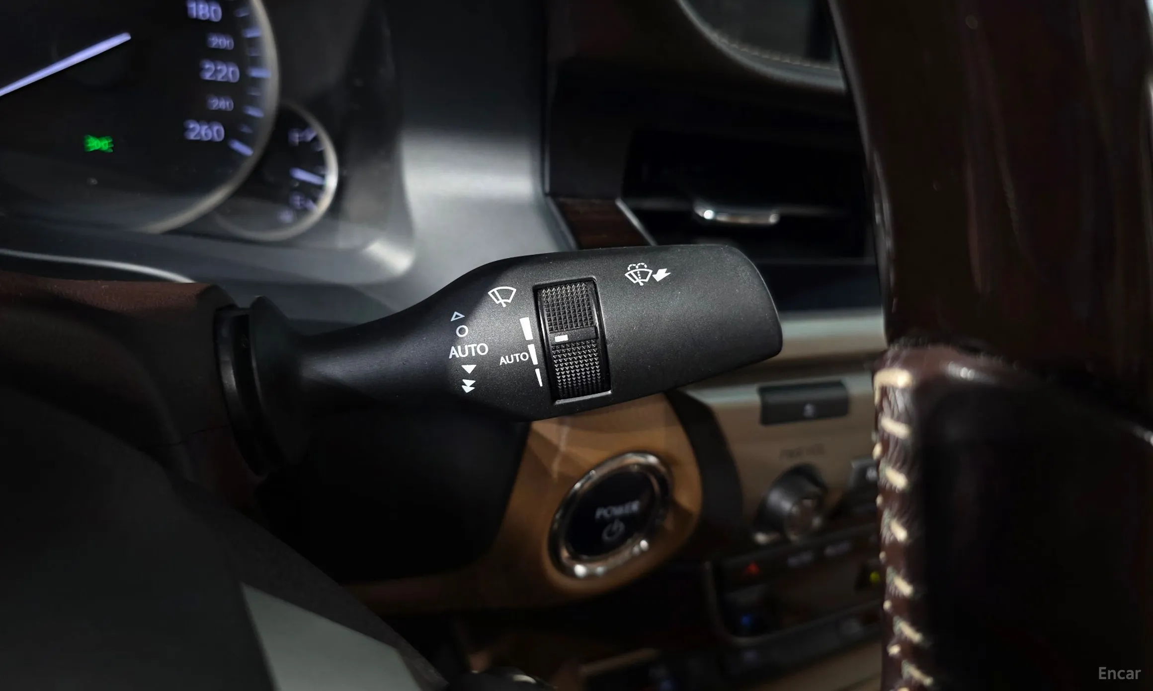 Lexus New ES300h превью 20