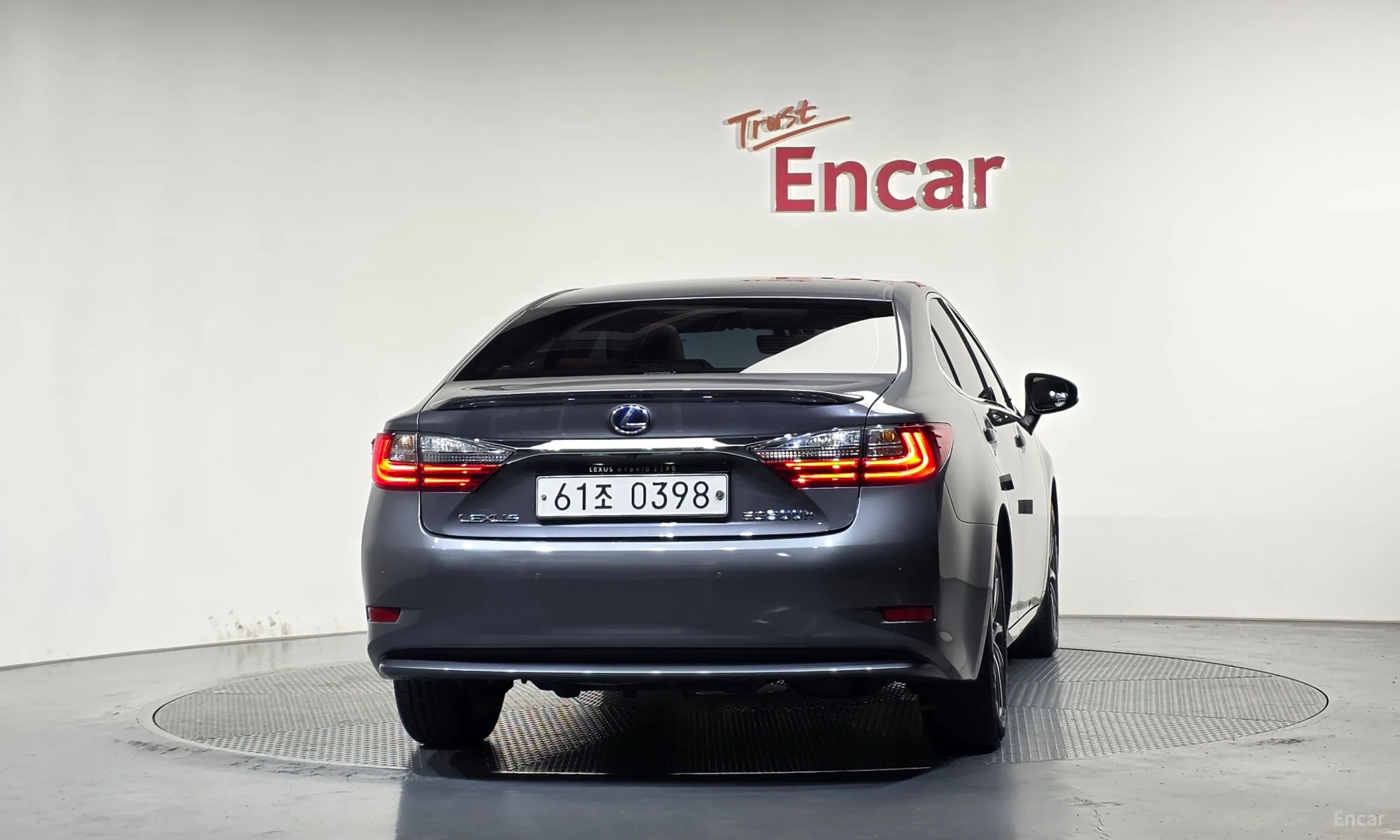 Lexus New ES300h превью 4