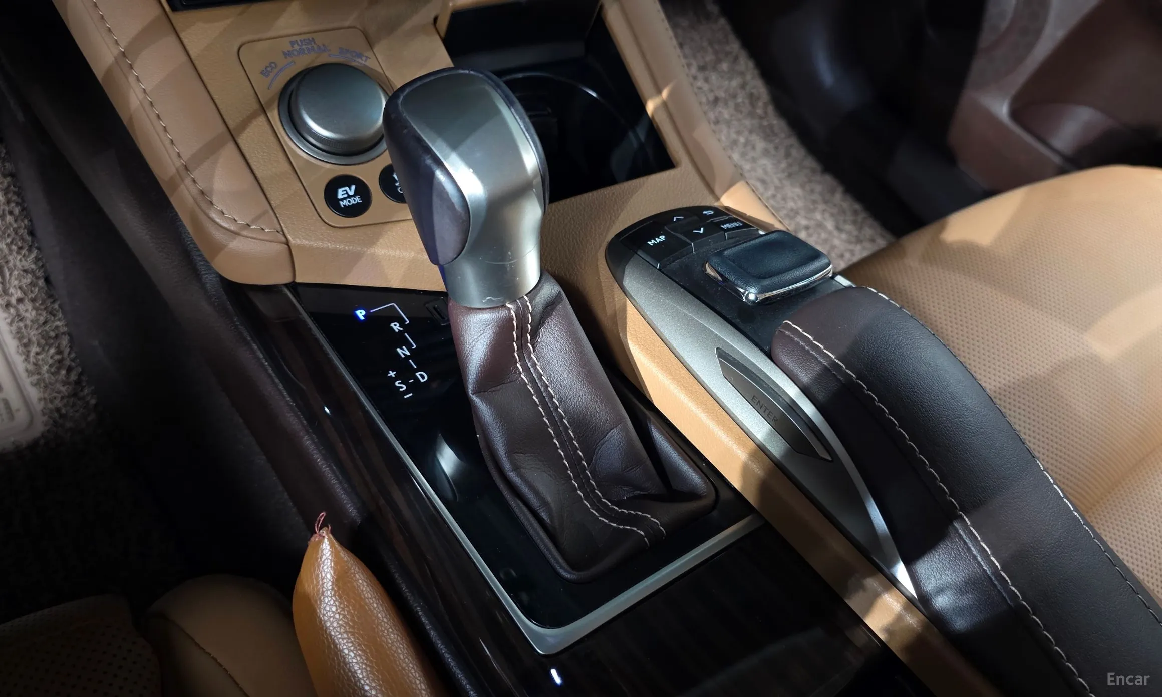Lexus New ES300h превью 9