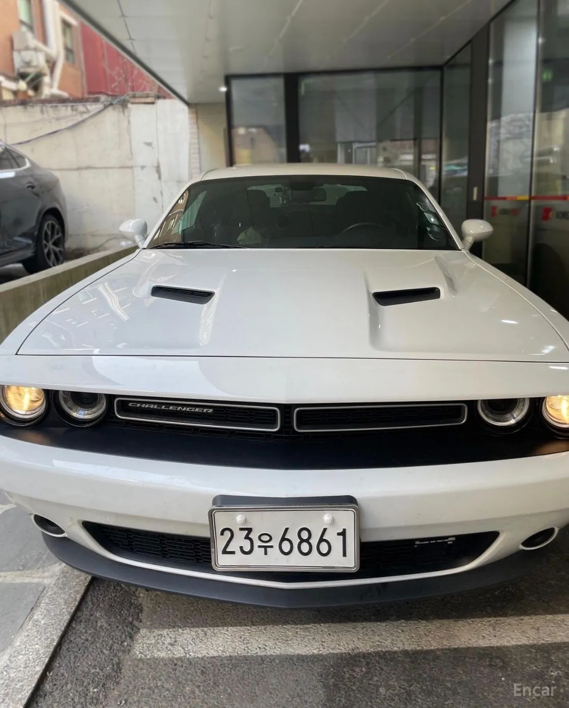 Dodge Challenger превью 3
