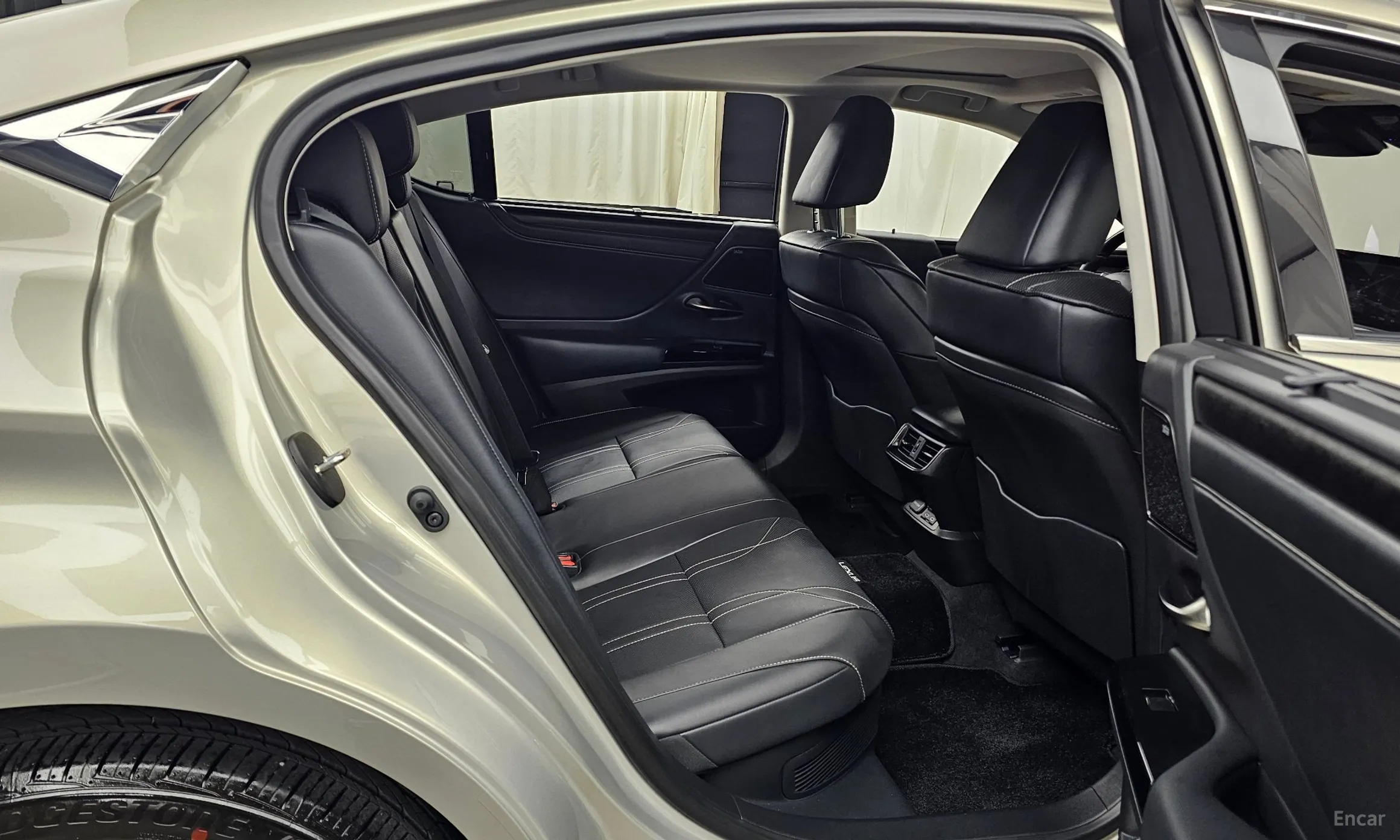 Lexus ES300h 7th Generation превью 11