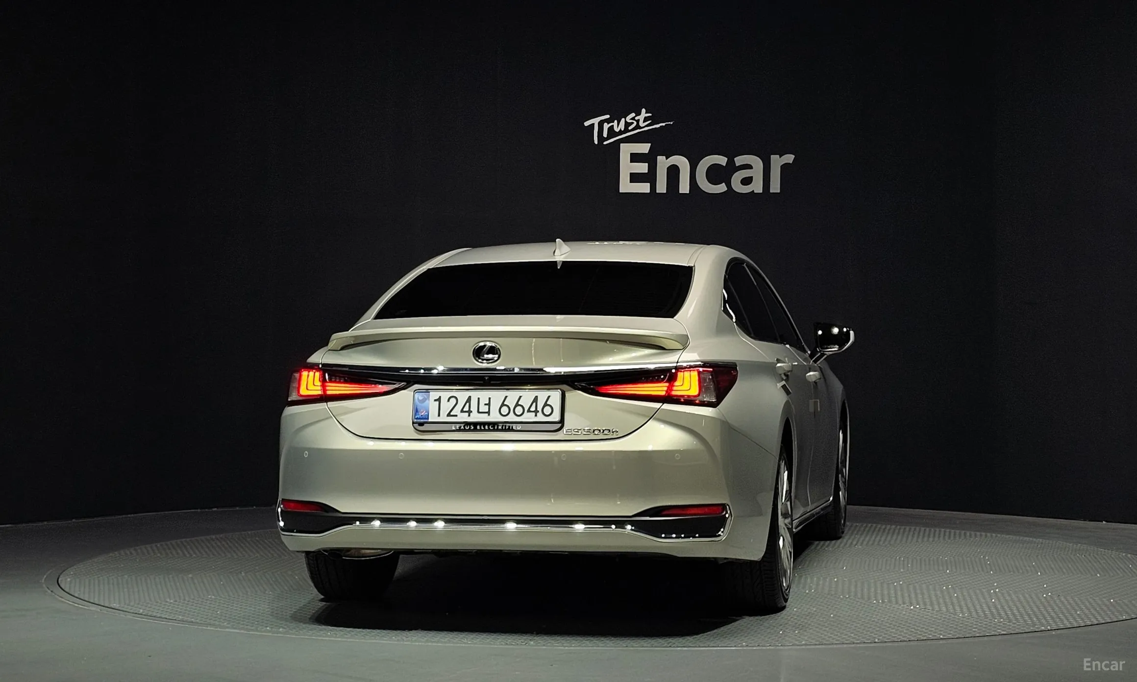 Lexus ES300h 7th Generation превью 4