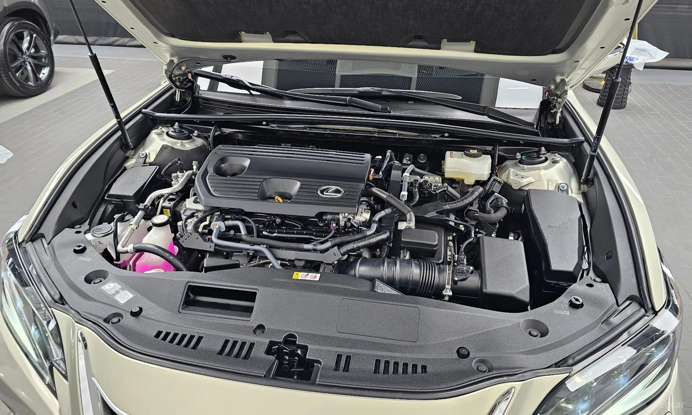Lexus ES300h 7th Generation превью 6